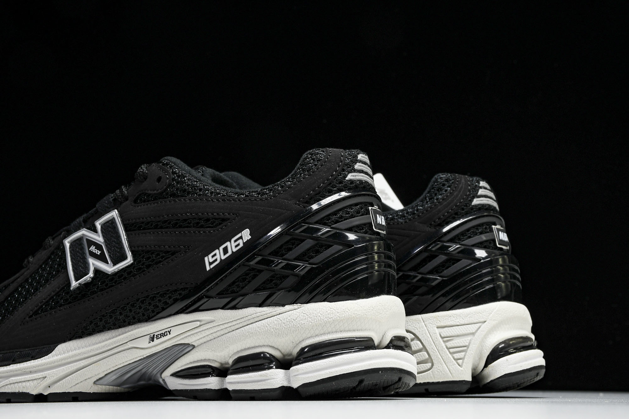 New Balance 1906系列复古老爹风休闲运动慢跑鞋 M1906RFB #YZ010#鞋款灵感源