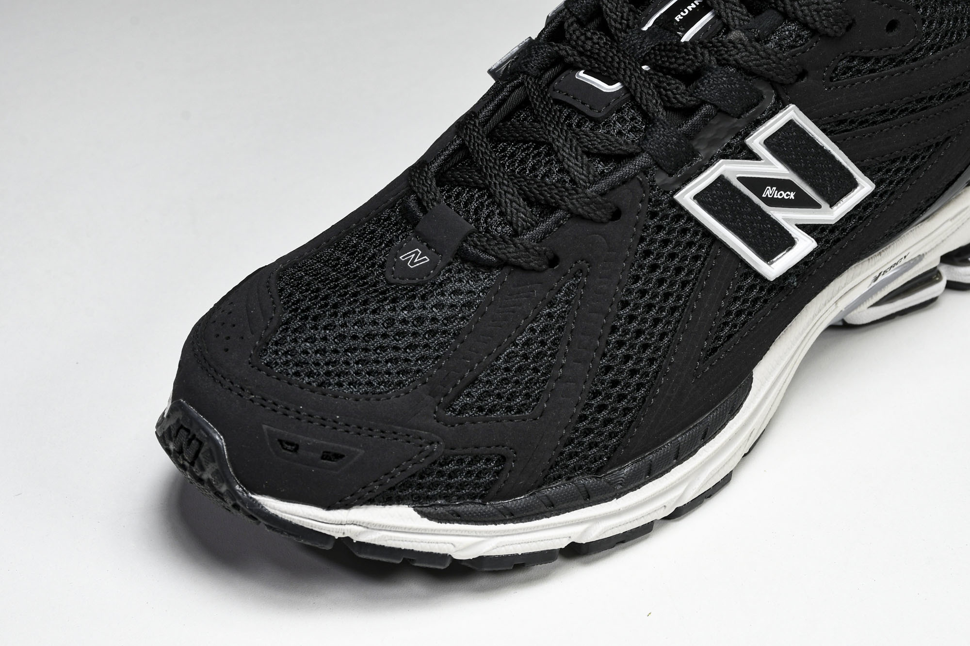 New Balance 1906系列复古老爹风休闲运动慢跑鞋 M1906RFB #YZ010#鞋款灵感源