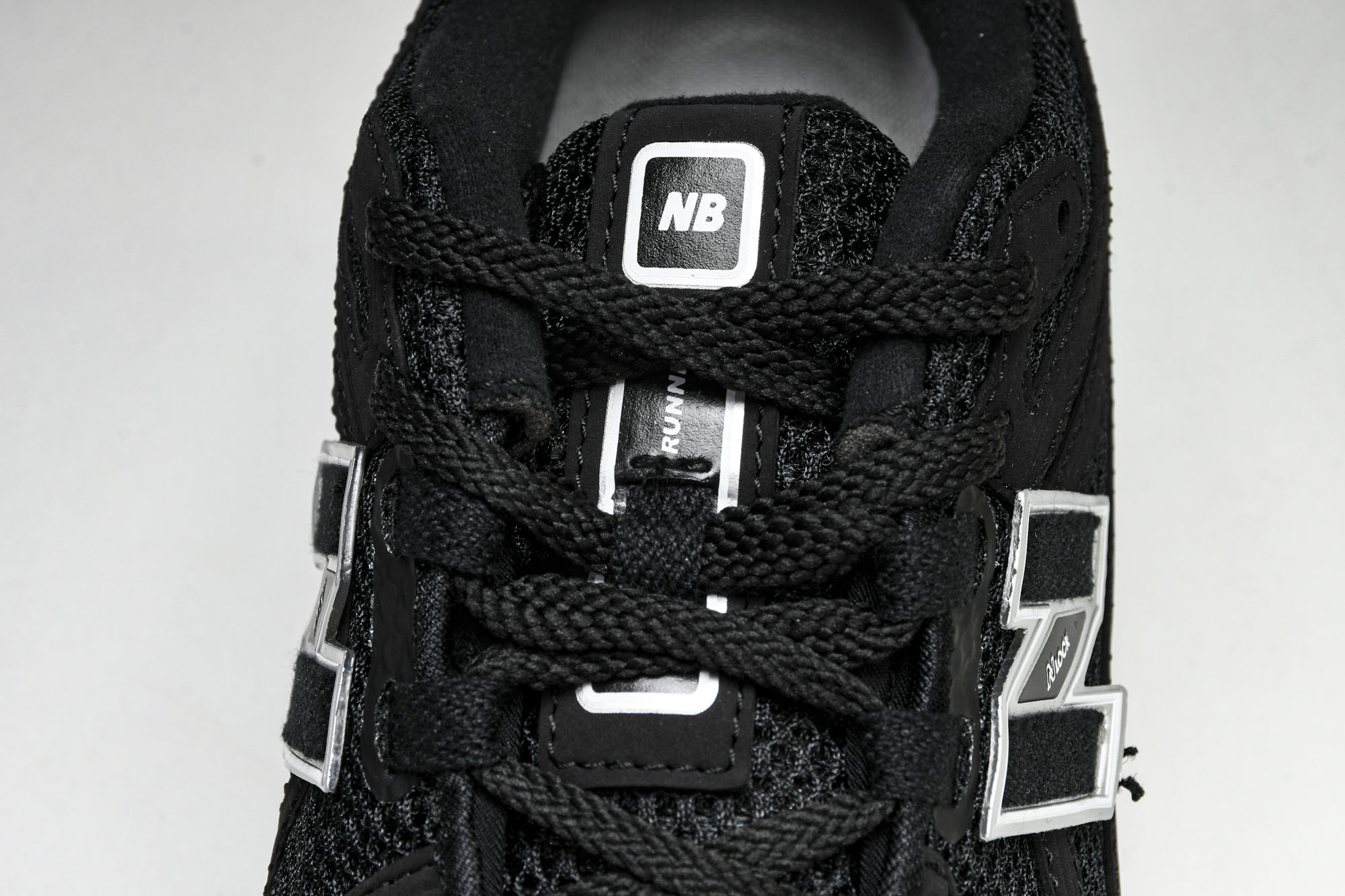 New Balance 1906系列复古老爹风休闲运动慢跑鞋 M1906RFB #YZ010#鞋款灵感源