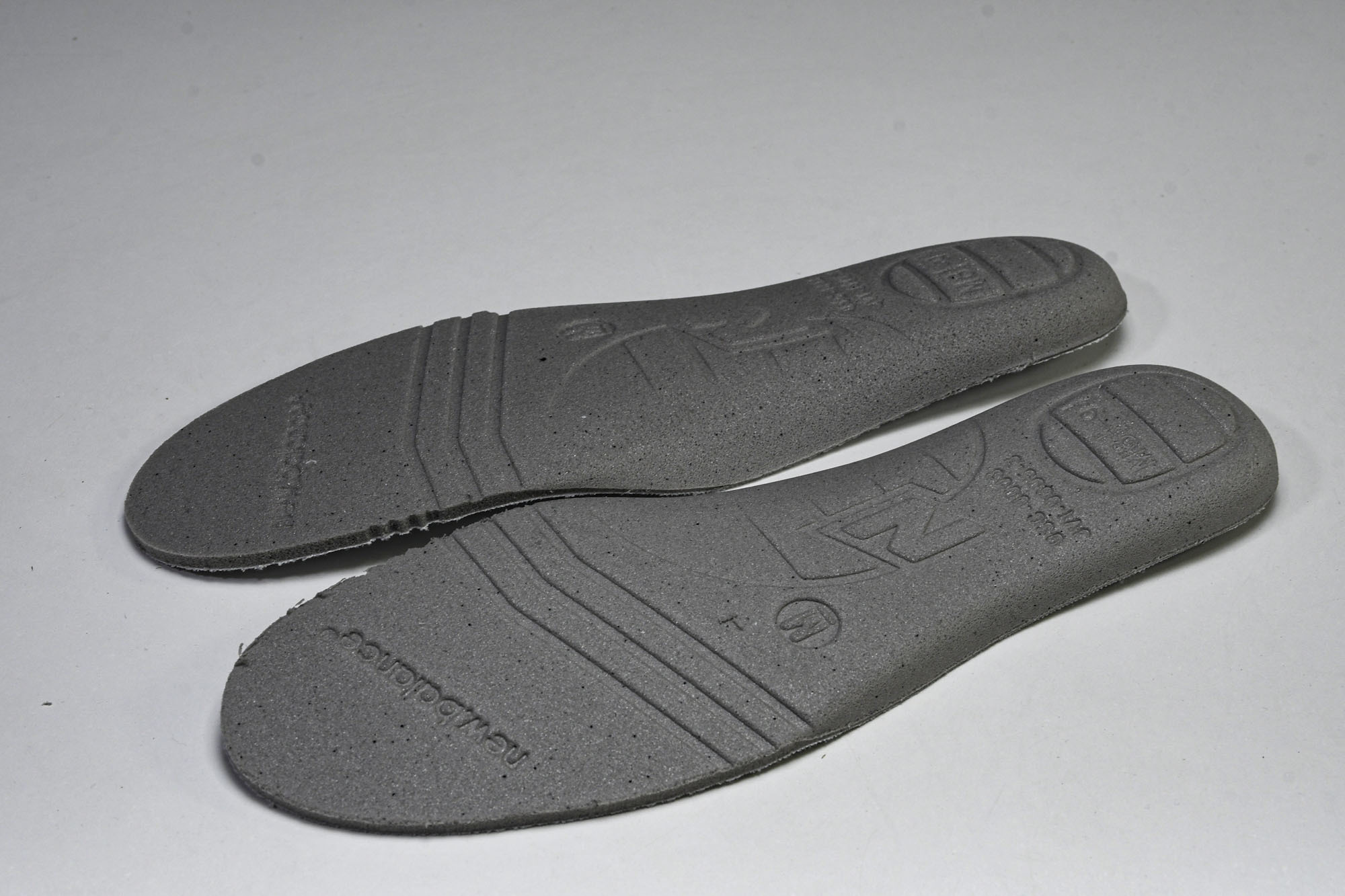 New Balance 1906系列复古老爹风休闲运动慢跑鞋 M1906RFB #YZ010#鞋款灵感源