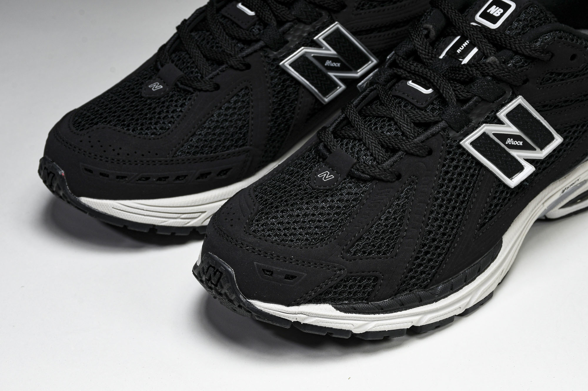 New Balance 1906系列复古老爹风休闲运动慢跑鞋 M1906RFB #YZ010#鞋款灵感源