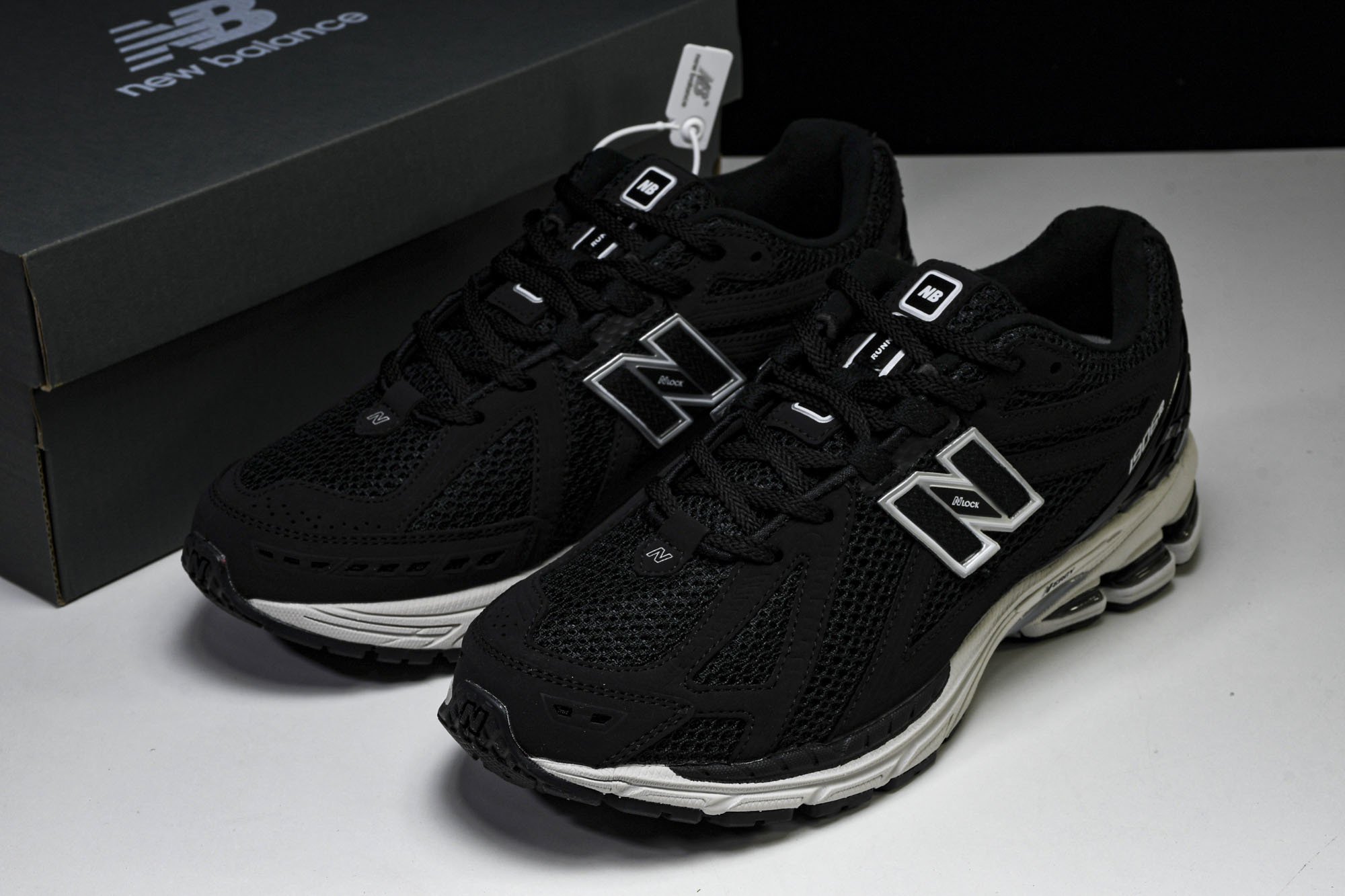 New Balance 1906系列复古老爹风休闲运动慢跑鞋 M1906RFB #YZ010#鞋款灵感源