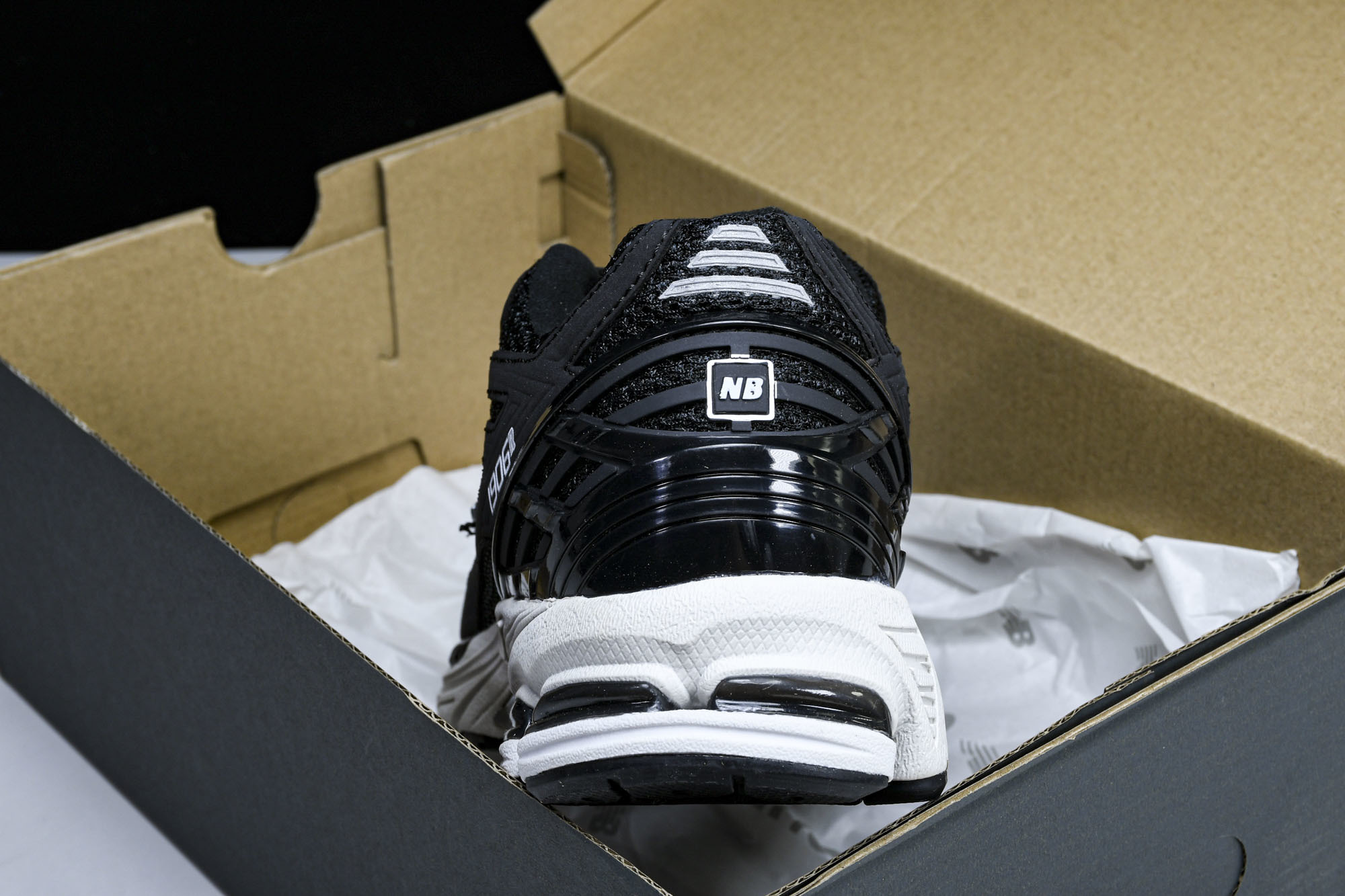 New Balance 1906系列复古老爹风休闲运动慢跑鞋 M1906RFB #YZ010#鞋款灵感源