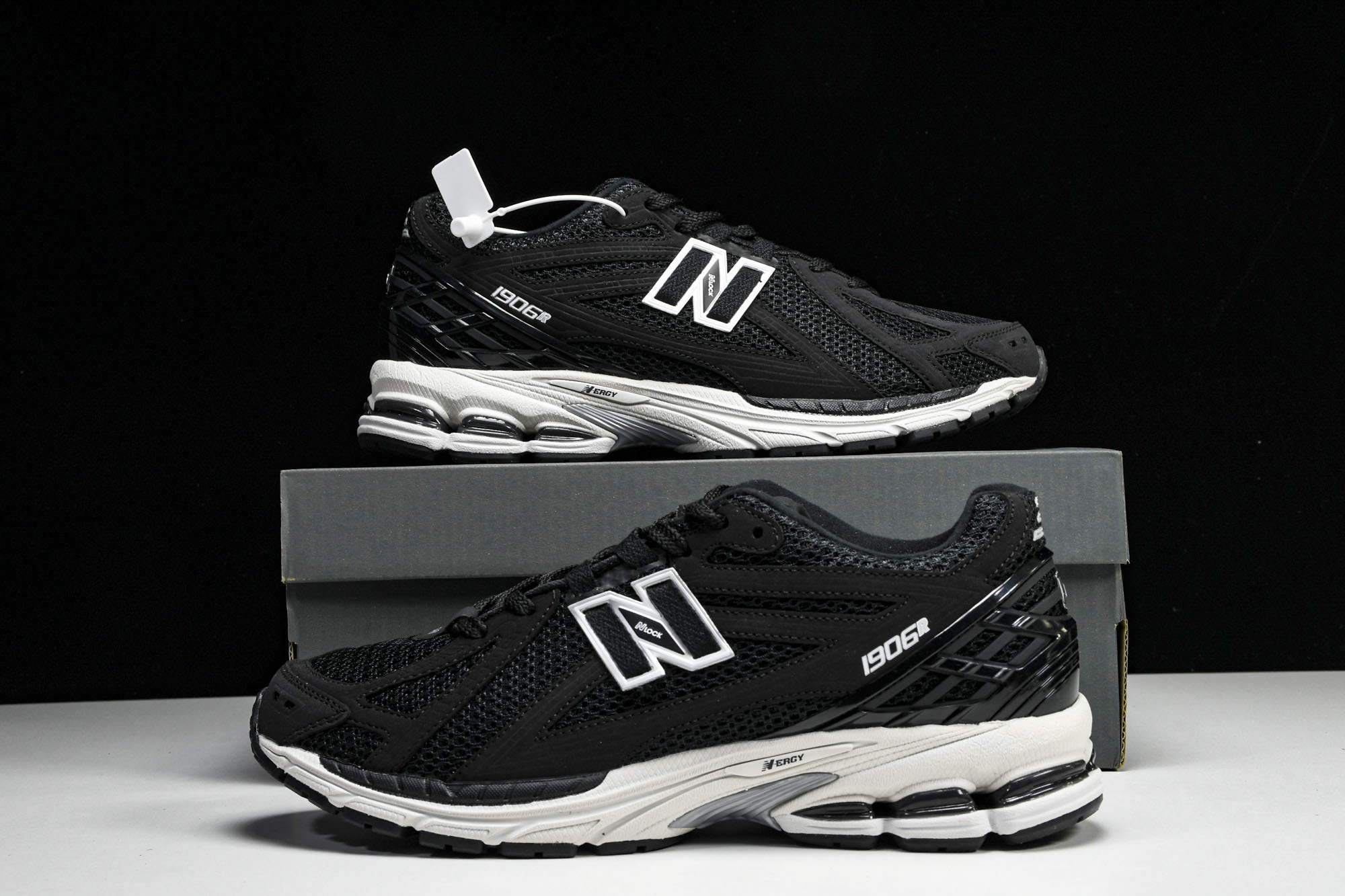 New Balance 1906系列复古老爹风休闲运动慢跑鞋 M1906RFB #YZ010#鞋款灵感源
