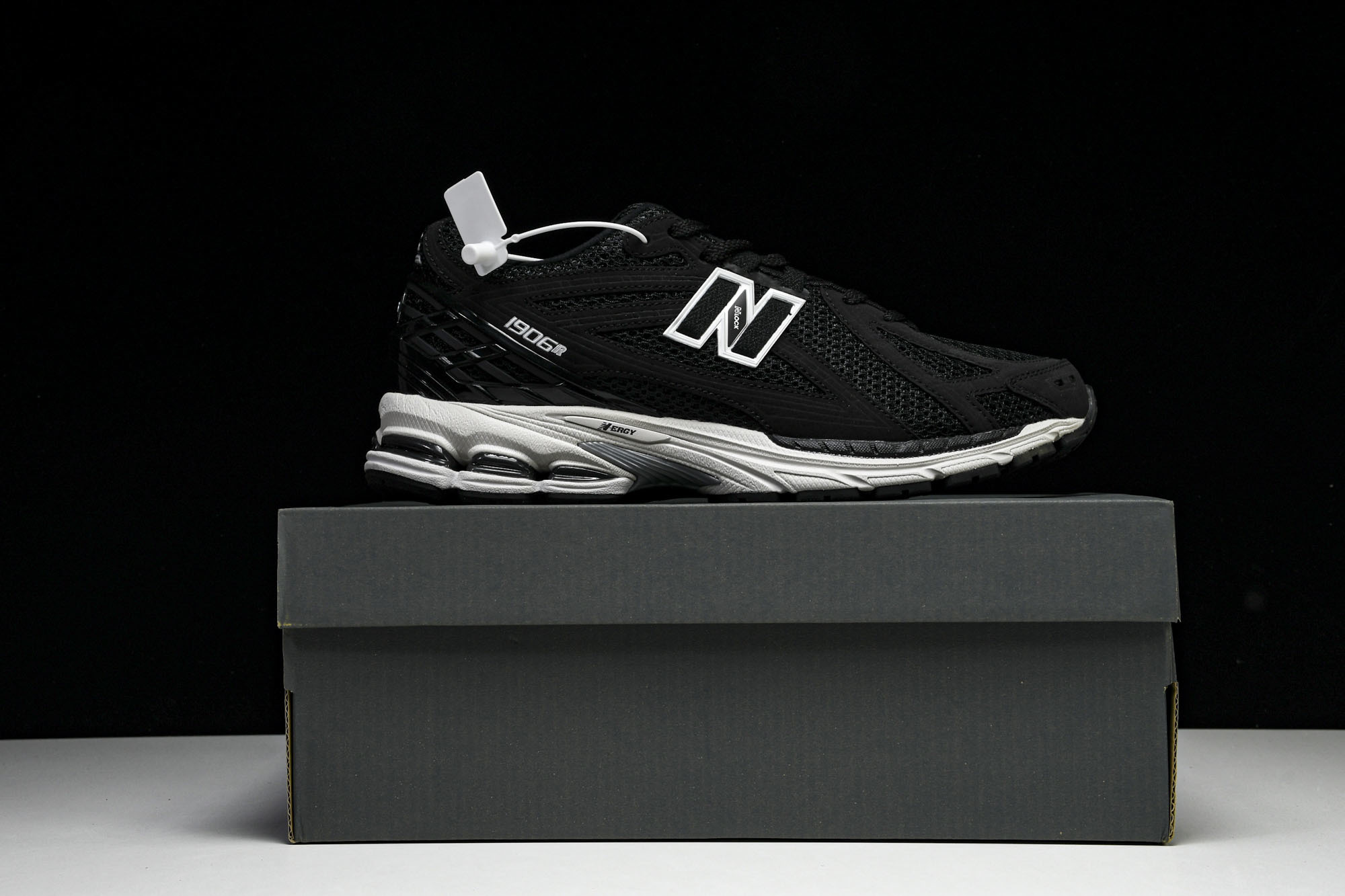 New Balance 1906系列复古老爹风休闲运动慢跑鞋 M1906RFB #YZ010#鞋款灵感源