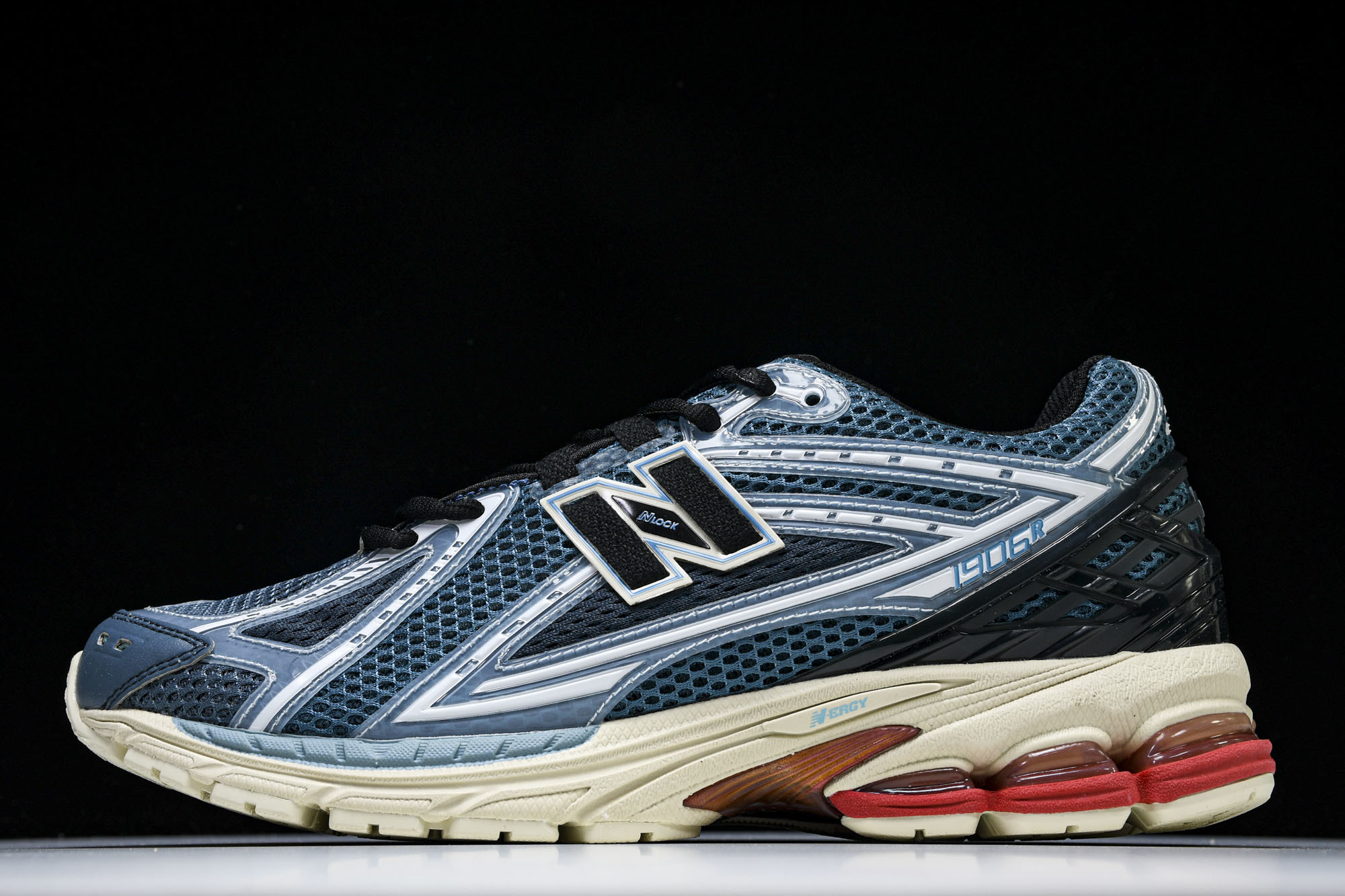 New Balance 1906系列复古老爹风休闲运动慢跑鞋 M1906RFP #YZ010#鞋款灵感源