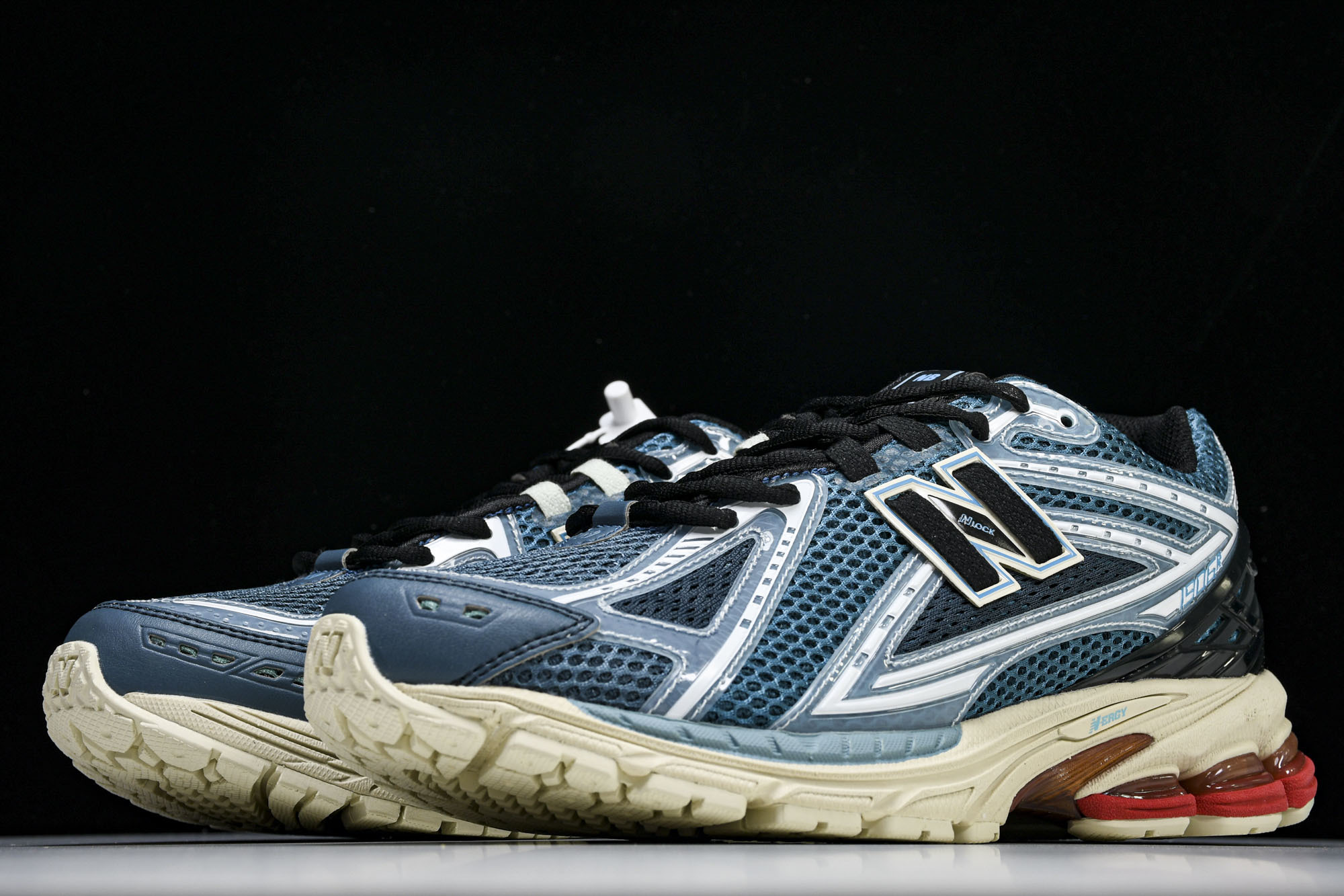 New Balance 1906系列复古老爹风休闲运动慢跑鞋 M1906RFP #YZ010#鞋款灵感源