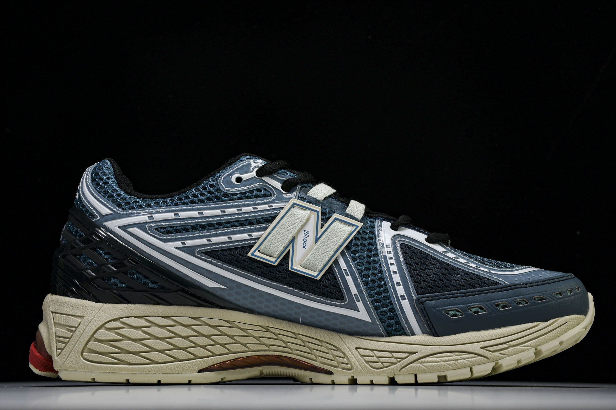 New Balance 1906系列复古老爹风休闲运动慢跑鞋 M1906RFP #YZ010#鞋款灵感源