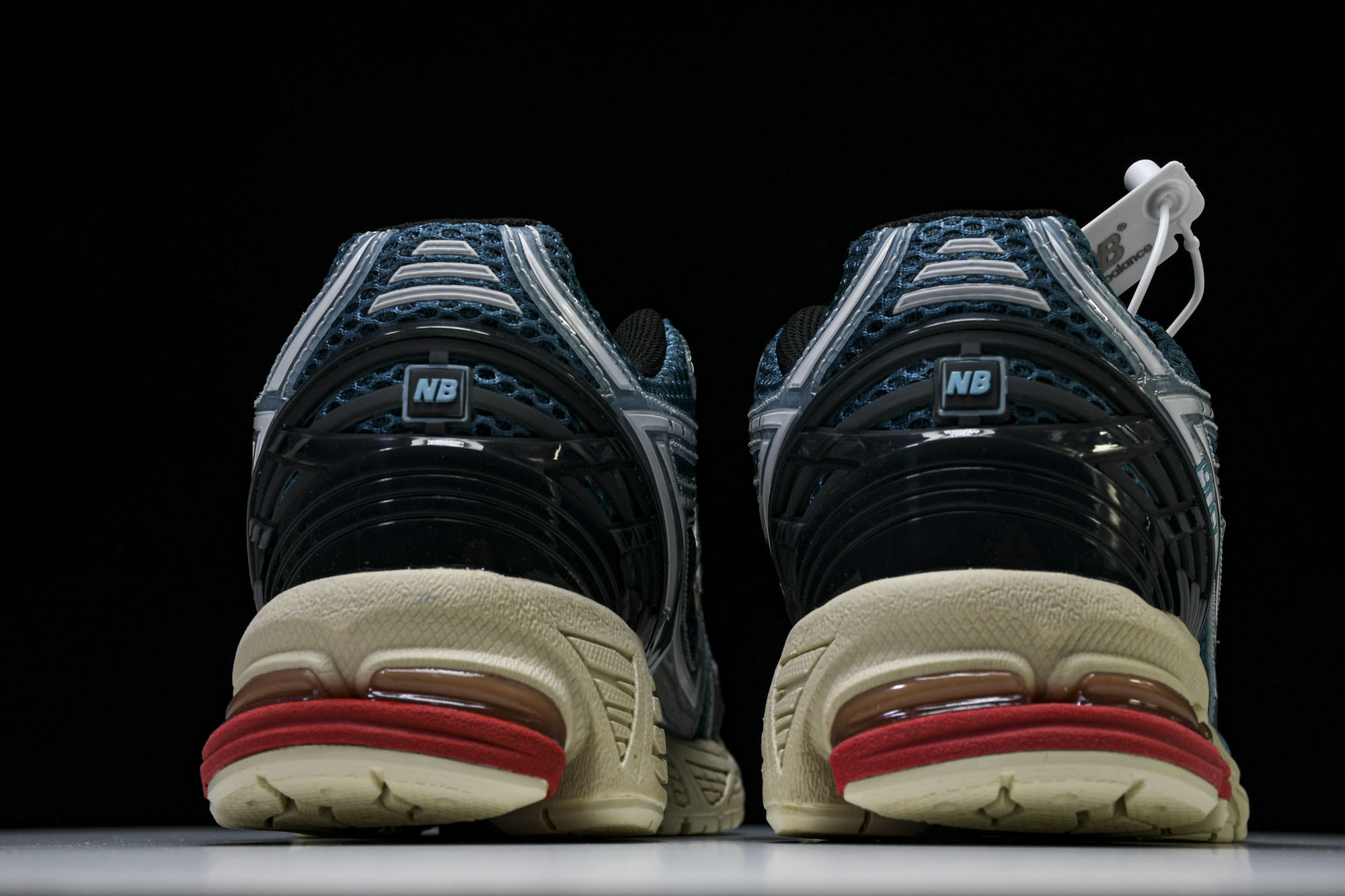 New Balance 1906系列复古老爹风休闲运动慢跑鞋 M1906RFP #YZ010#鞋款灵感源