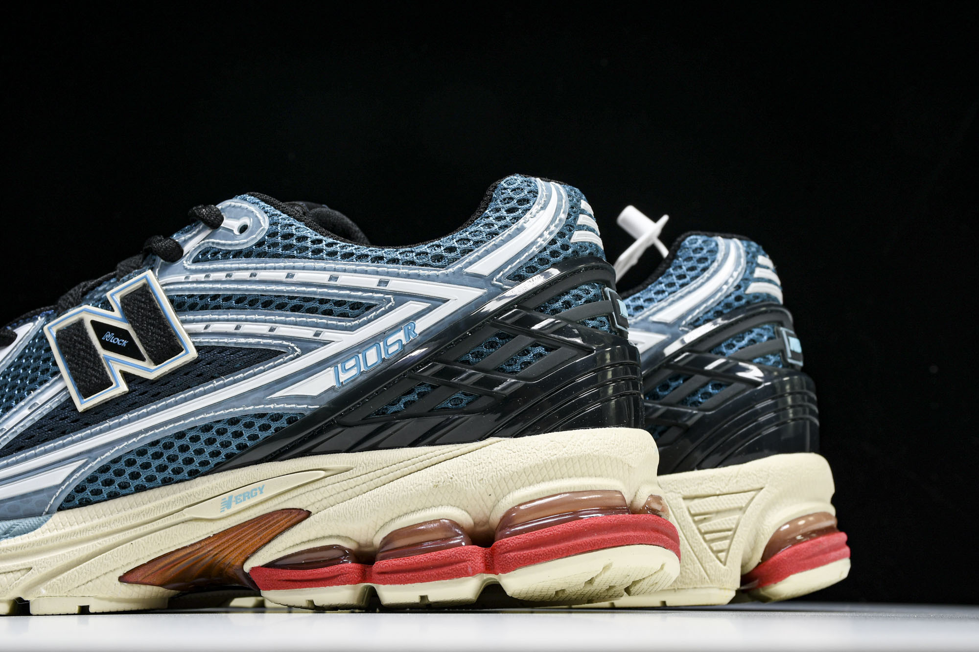 New Balance 1906系列复古老爹风休闲运动慢跑鞋 M1906RFP #YZ010#鞋款灵感源