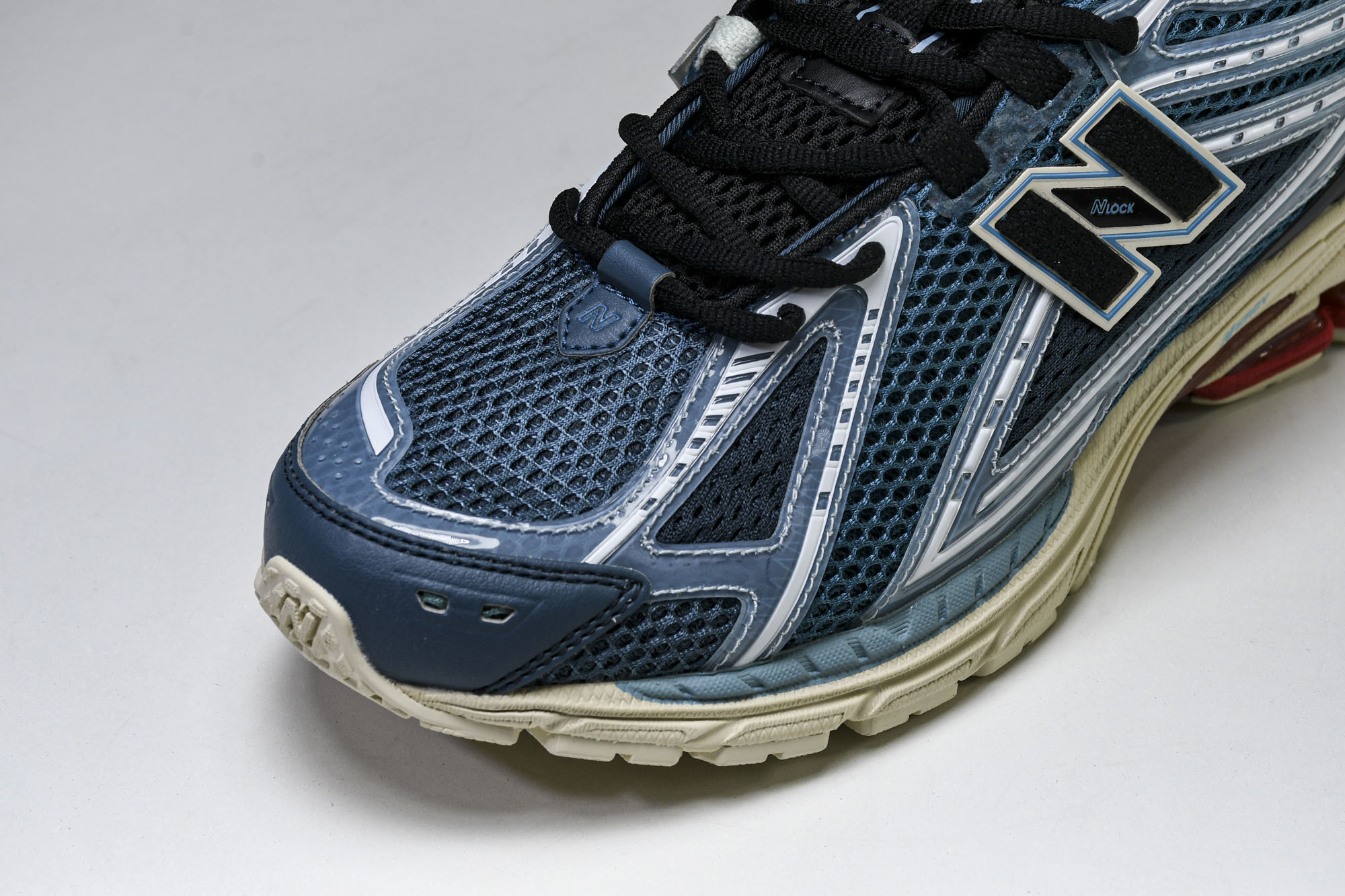 New Balance 1906系列复古老爹风休闲运动慢跑鞋 M1906RFP #YZ010#鞋款灵感源