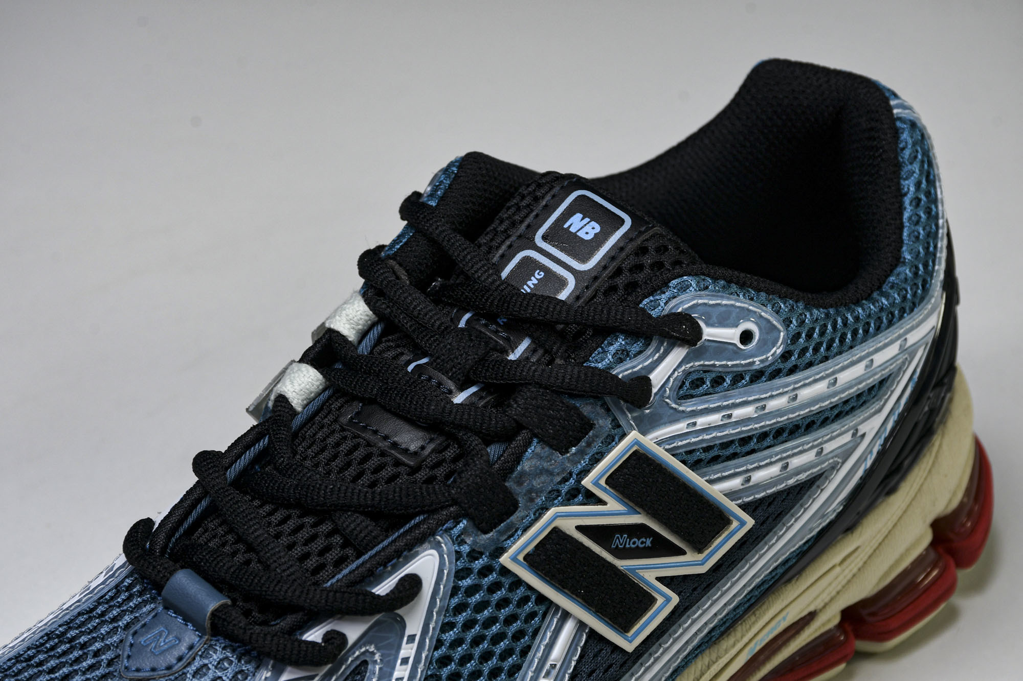 New Balance 1906系列复古老爹风休闲运动慢跑鞋 M1906RFP #YZ010#鞋款灵感源