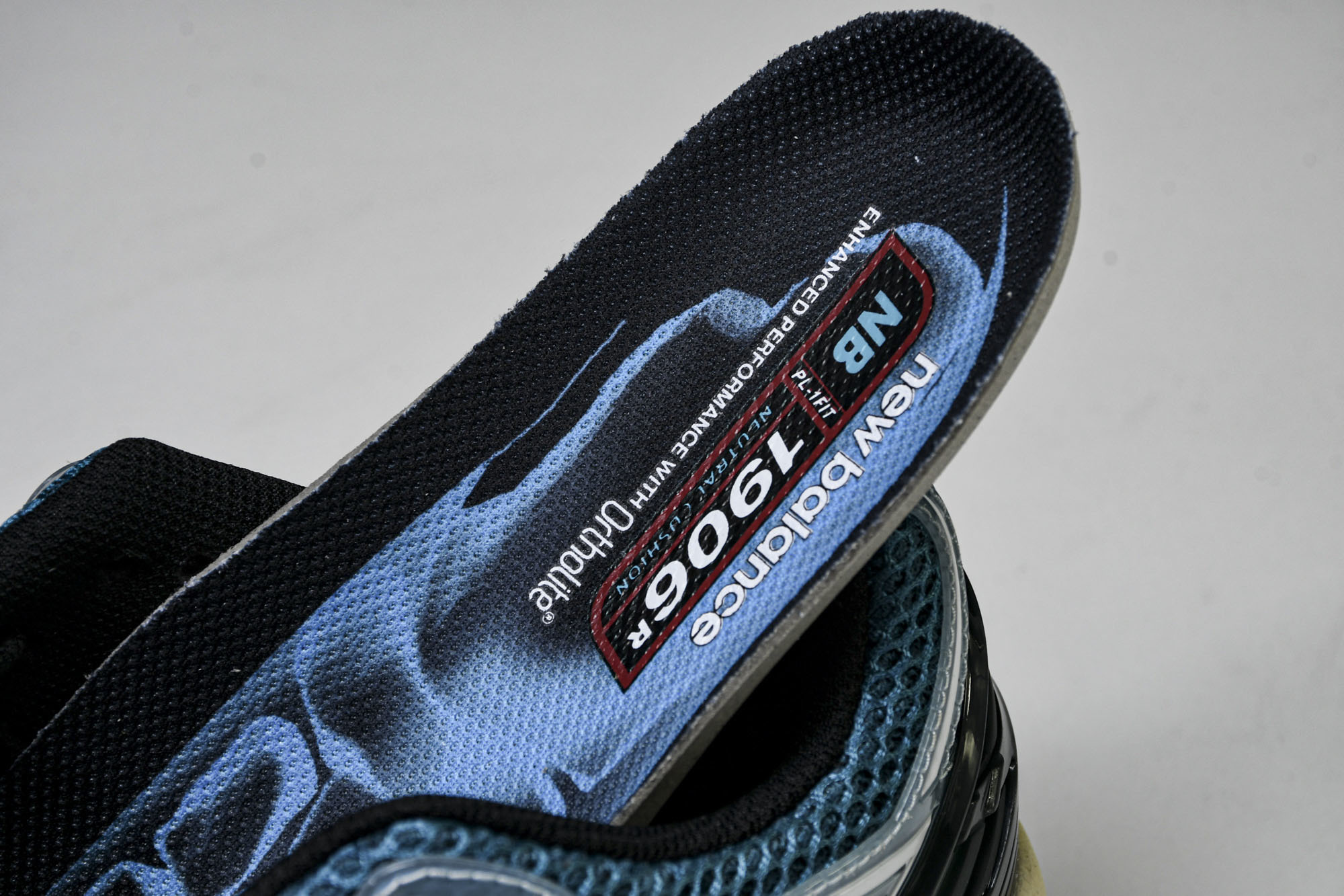 New Balance 1906系列复古老爹风休闲运动慢跑鞋 M1906RFP #YZ010#鞋款灵感源