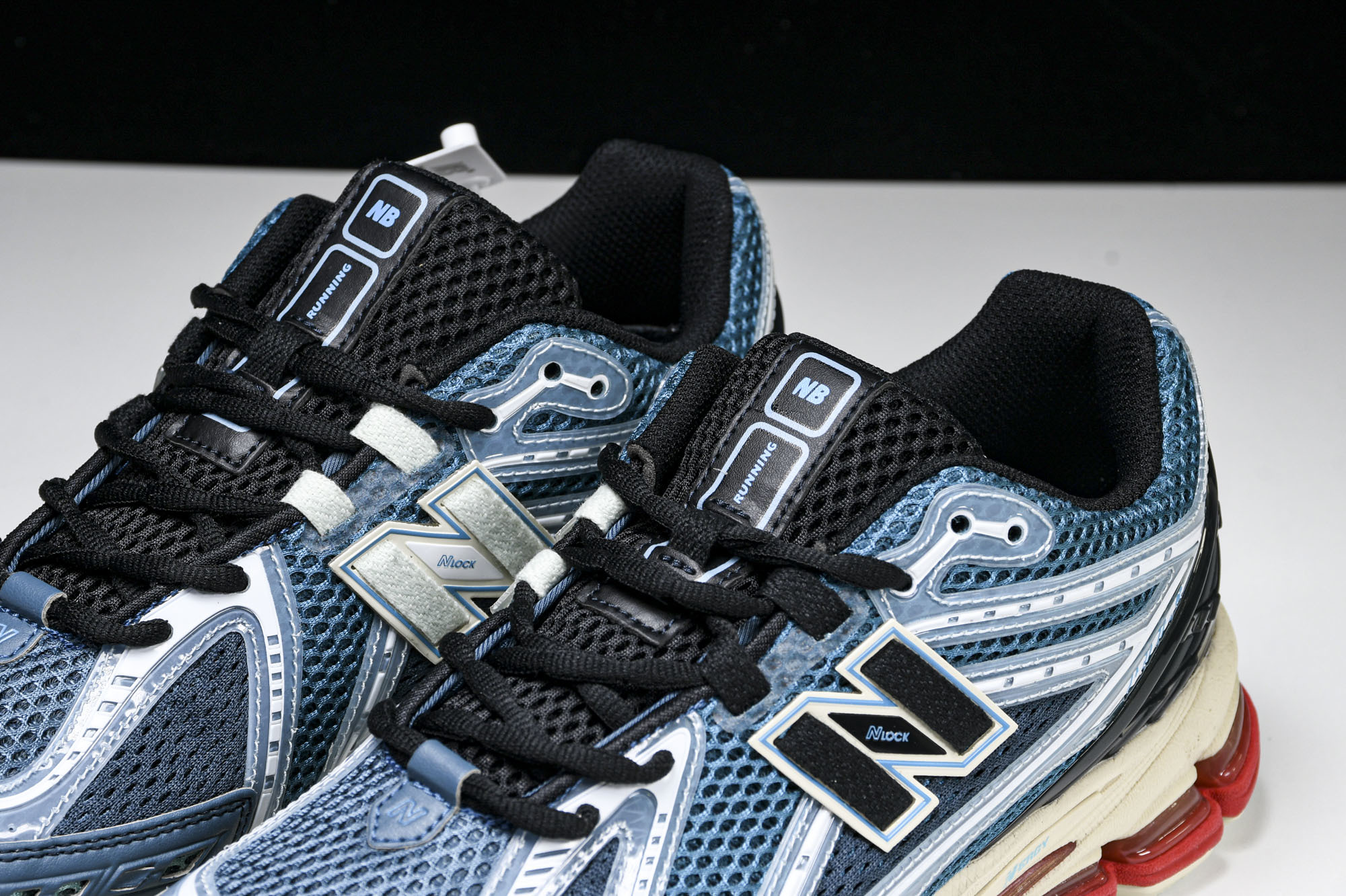 New Balance 1906系列复古老爹风休闲运动慢跑鞋 M1906RFP #YZ010#鞋款灵感源