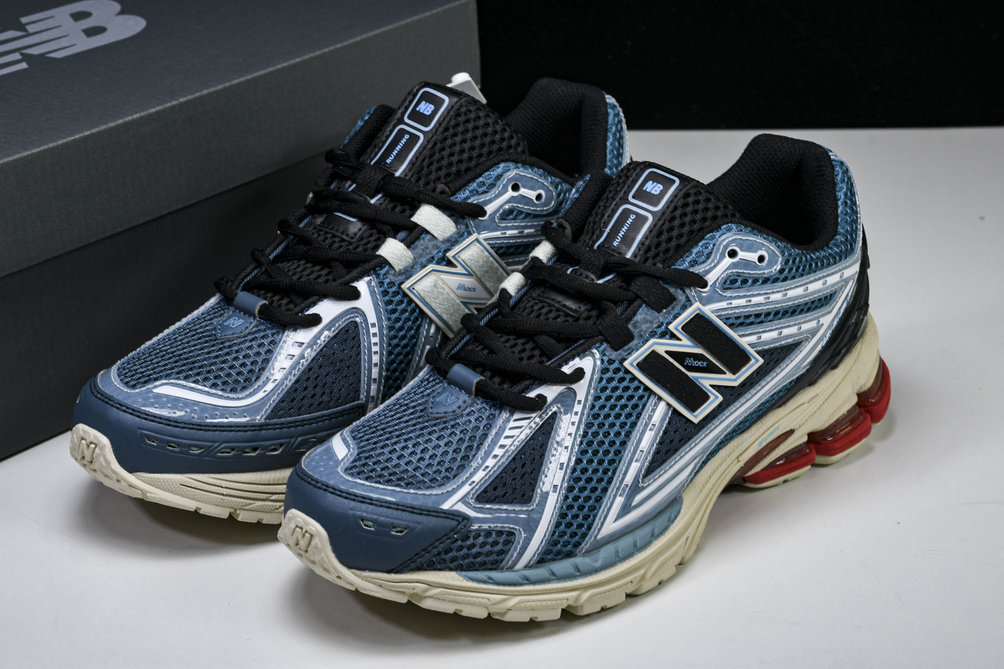 New Balance 1906系列复古老爹风休闲运动慢跑鞋 M1906RFP #YZ010#鞋款灵感源