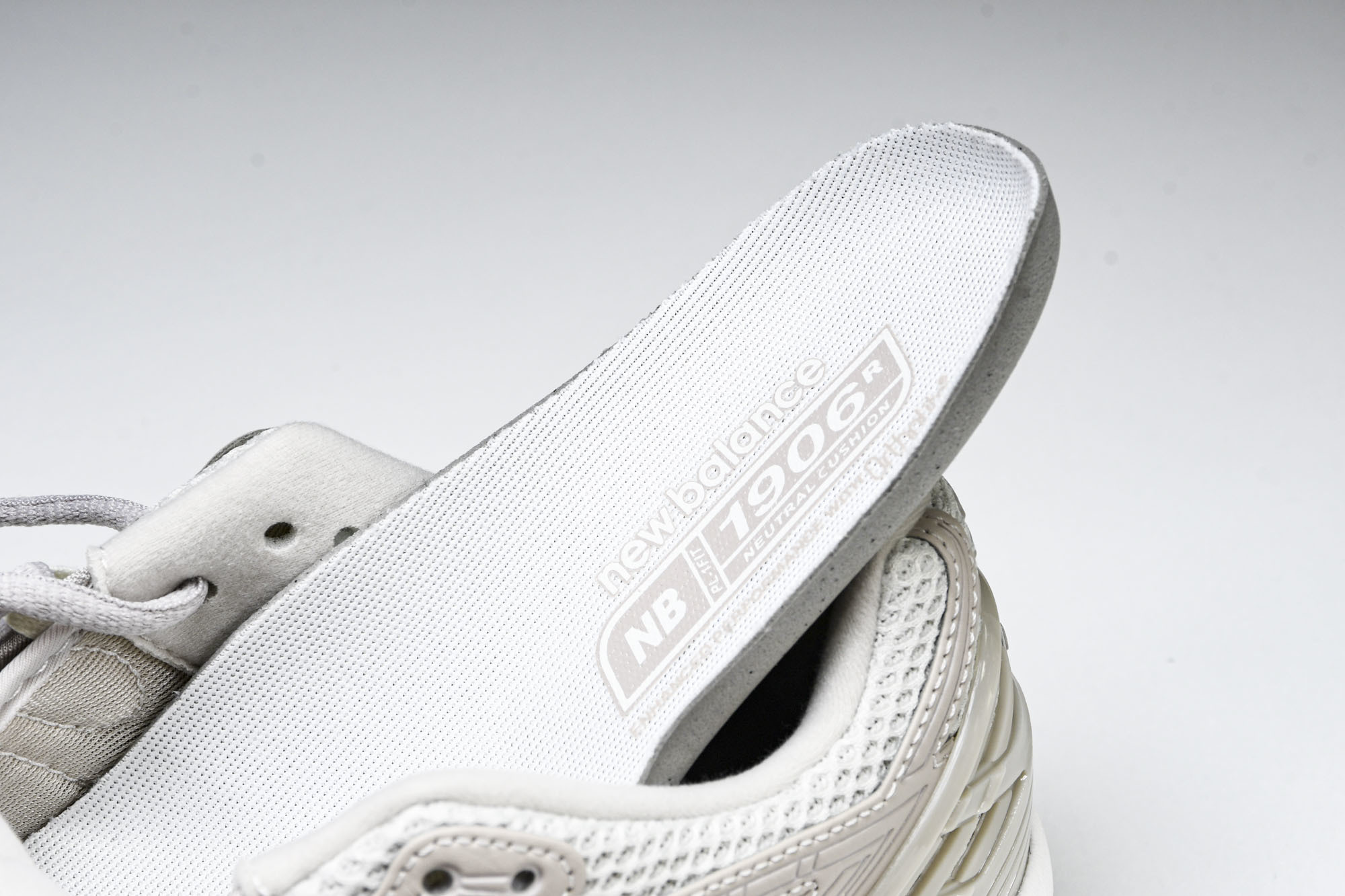 New Balance 1906系列复古老爹风休闲运动慢跑鞋 M1906RGR #YZ010#鞋款灵感源