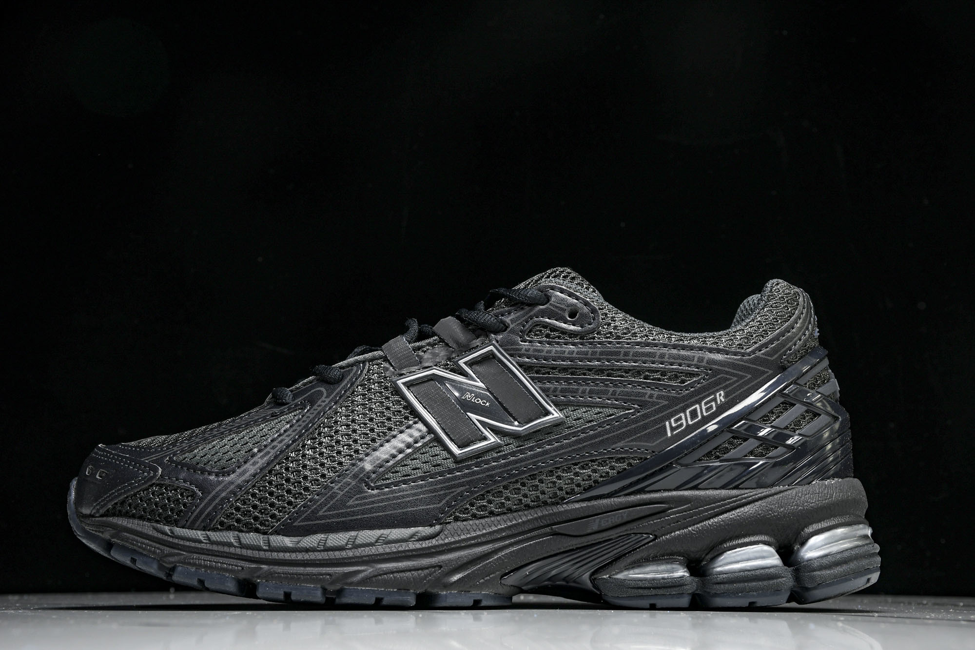 New Balance 1906系列复古老爹风休闲运动慢跑鞋 M1906RJB #YZ010#鞋款灵感源