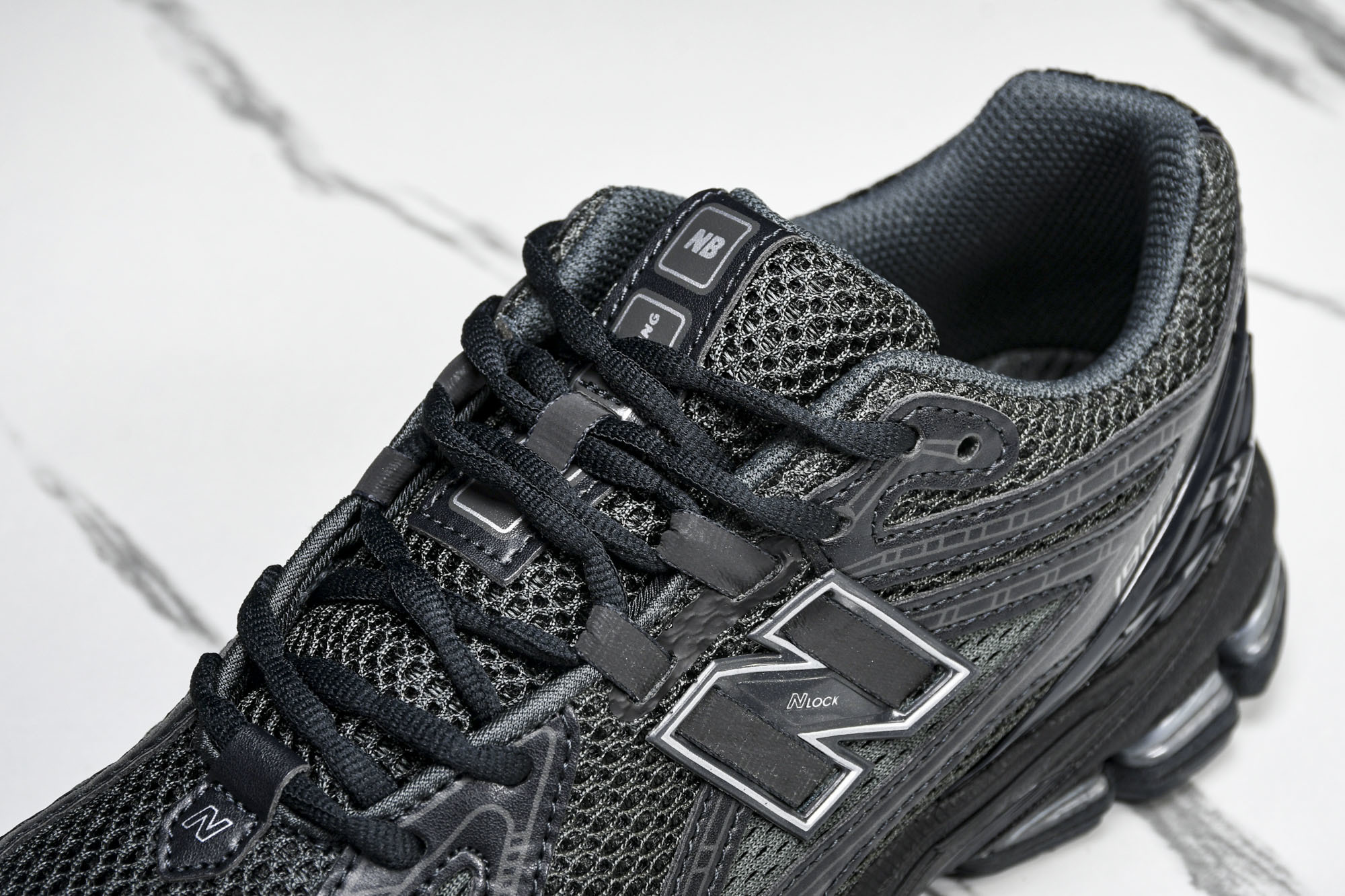 New Balance 1906系列复古老爹风休闲运动慢跑鞋 M1906RJB #YZ010#鞋款灵感源