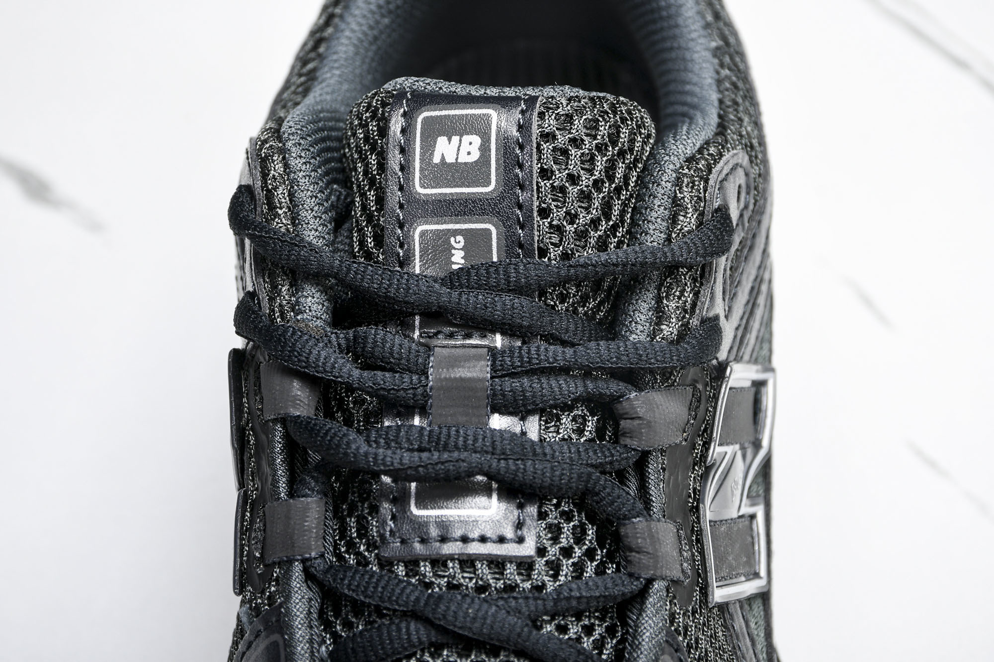 New Balance 1906系列复古老爹风休闲运动慢跑鞋 M1906RJB #YZ010#鞋款灵感源