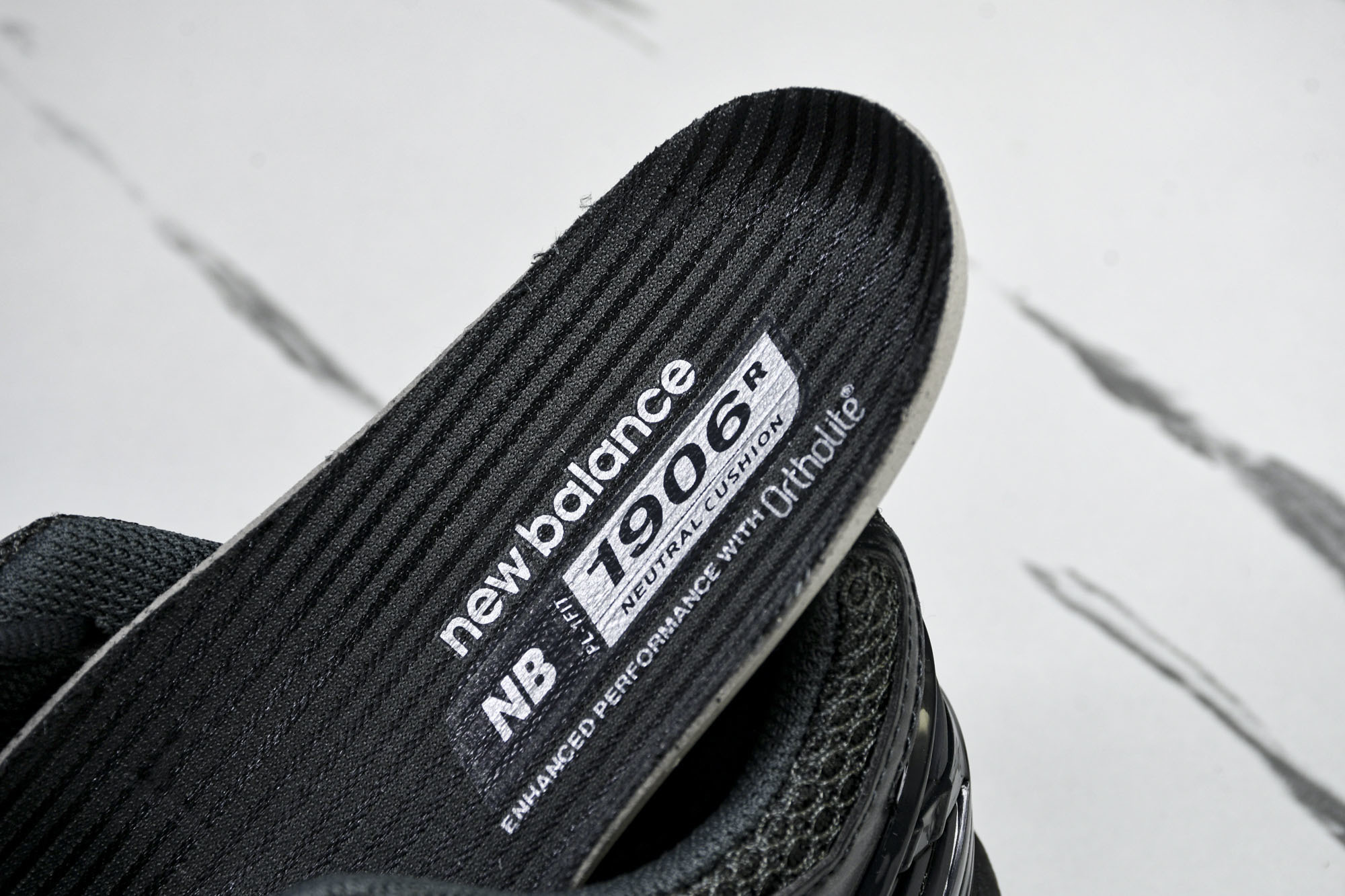 New Balance 1906系列复古老爹风休闲运动慢跑鞋 M1906RJB #YZ010#鞋款灵感源