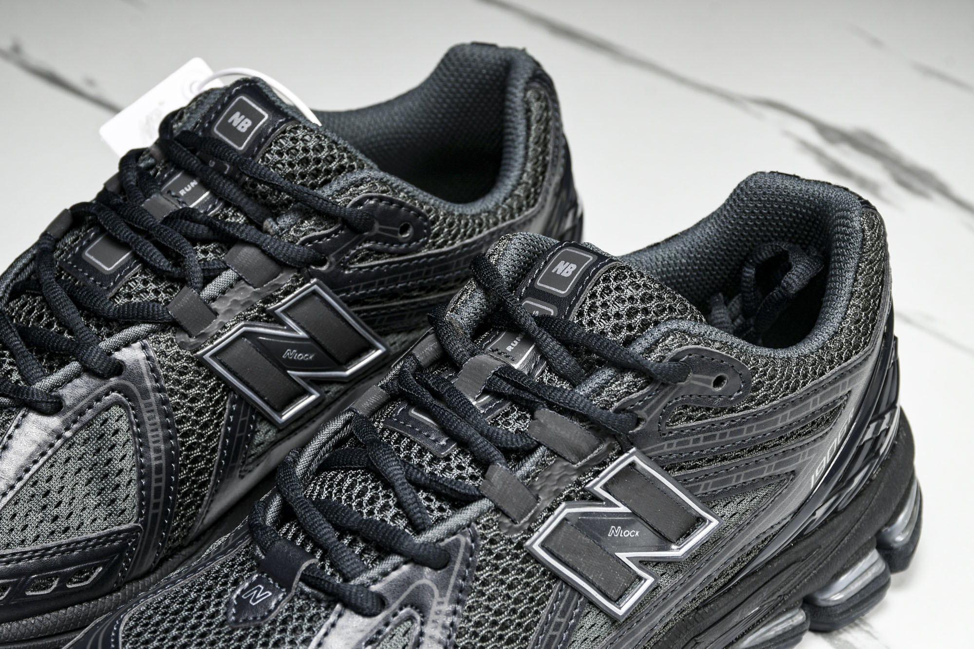 New Balance 1906系列复古老爹风休闲运动慢跑鞋 M1906RJB #YZ010#鞋款灵感源