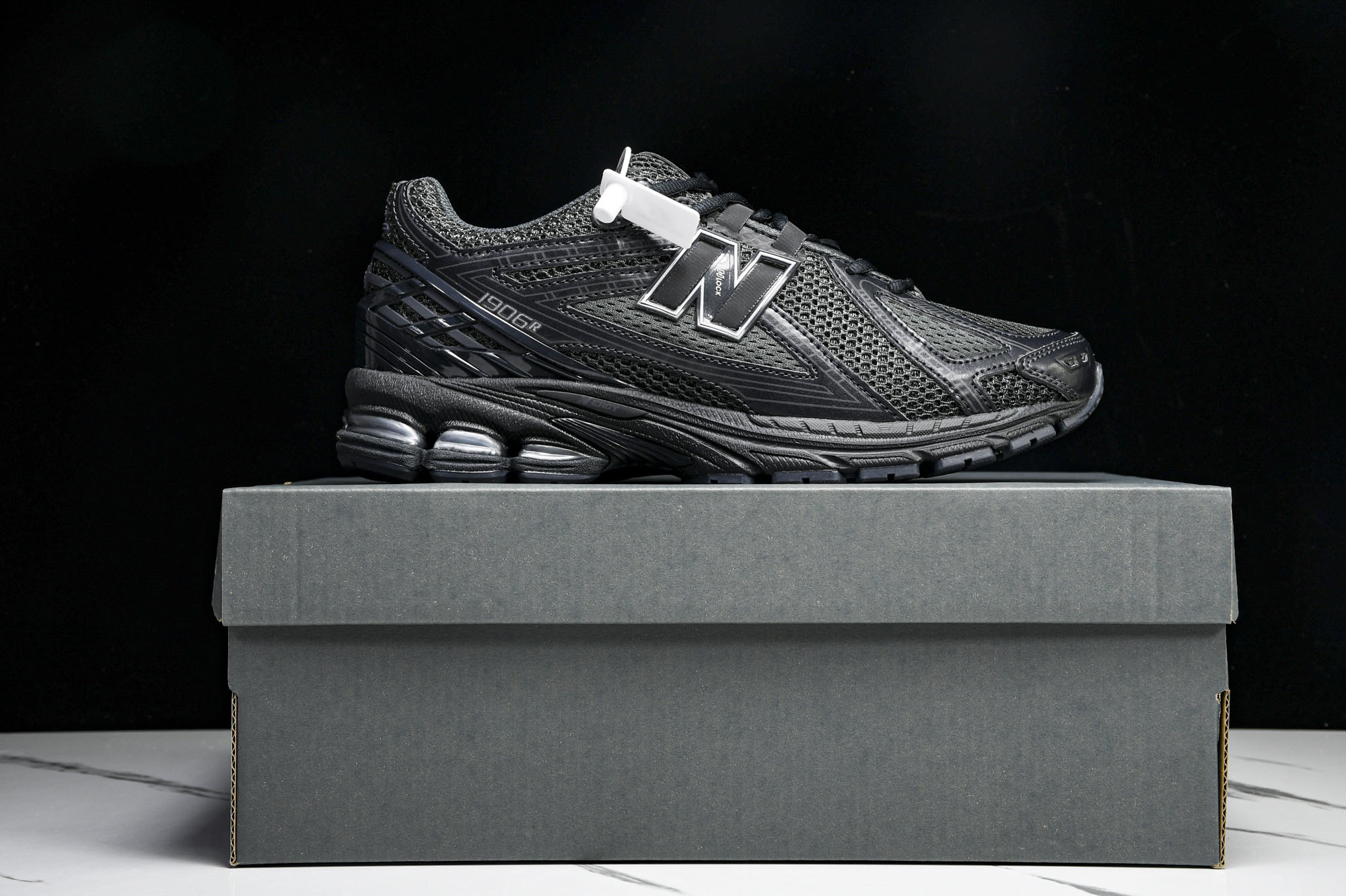 New Balance 1906系列复古老爹风休闲运动慢跑鞋 M1906RJB #YZ010#鞋款灵感源