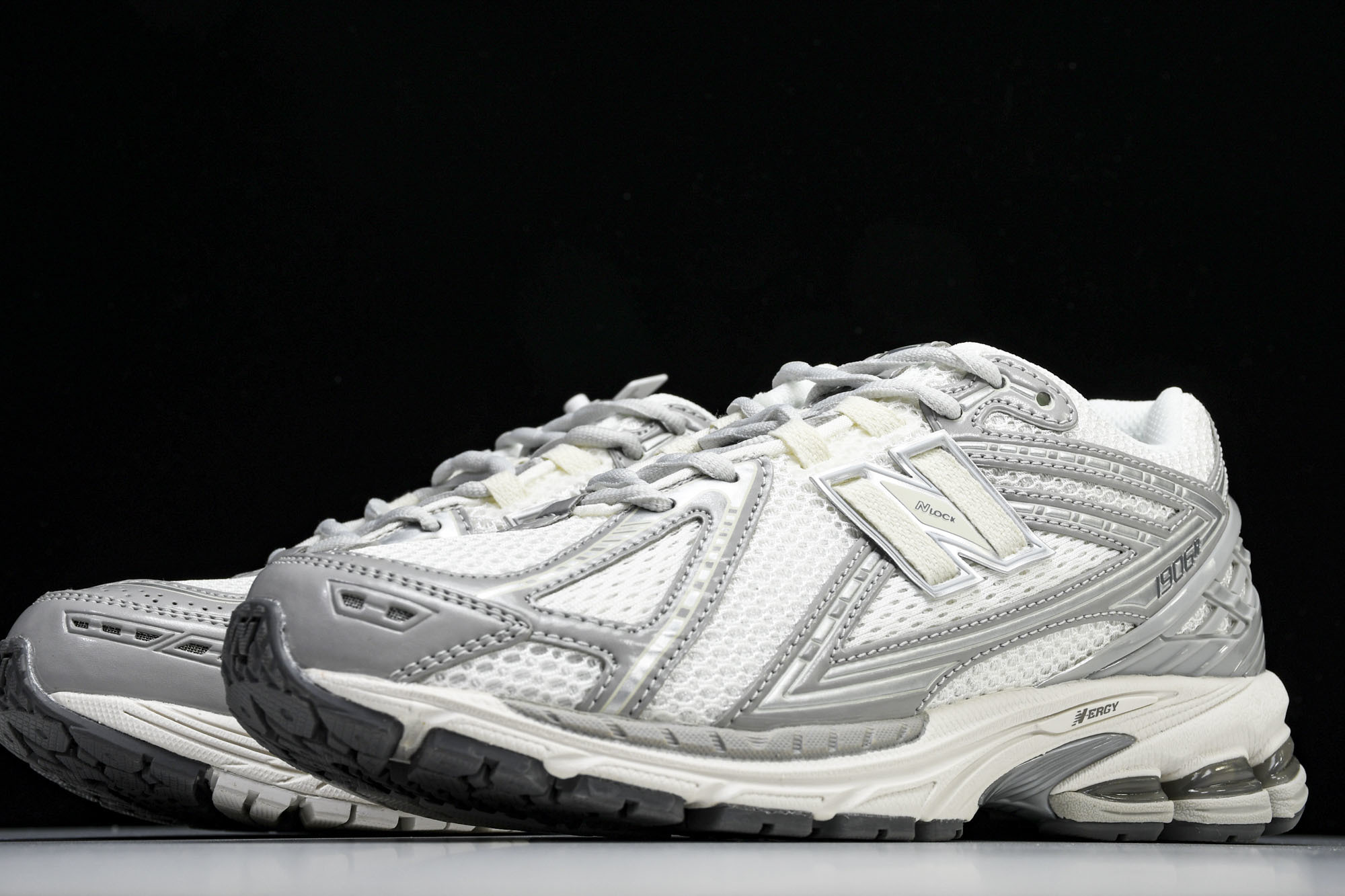 New Balance 1906系列复古老爹风休闲运动慢跑鞋 M1906RJM #YZ010#鞋款灵感源
