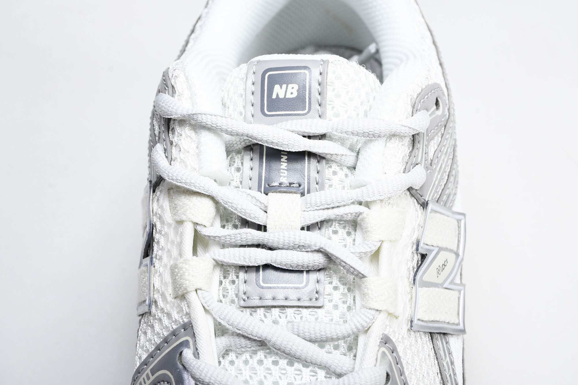 New Balance 1906系列复古老爹风休闲运动慢跑鞋 M1906RJM #YZ010#鞋款灵感源