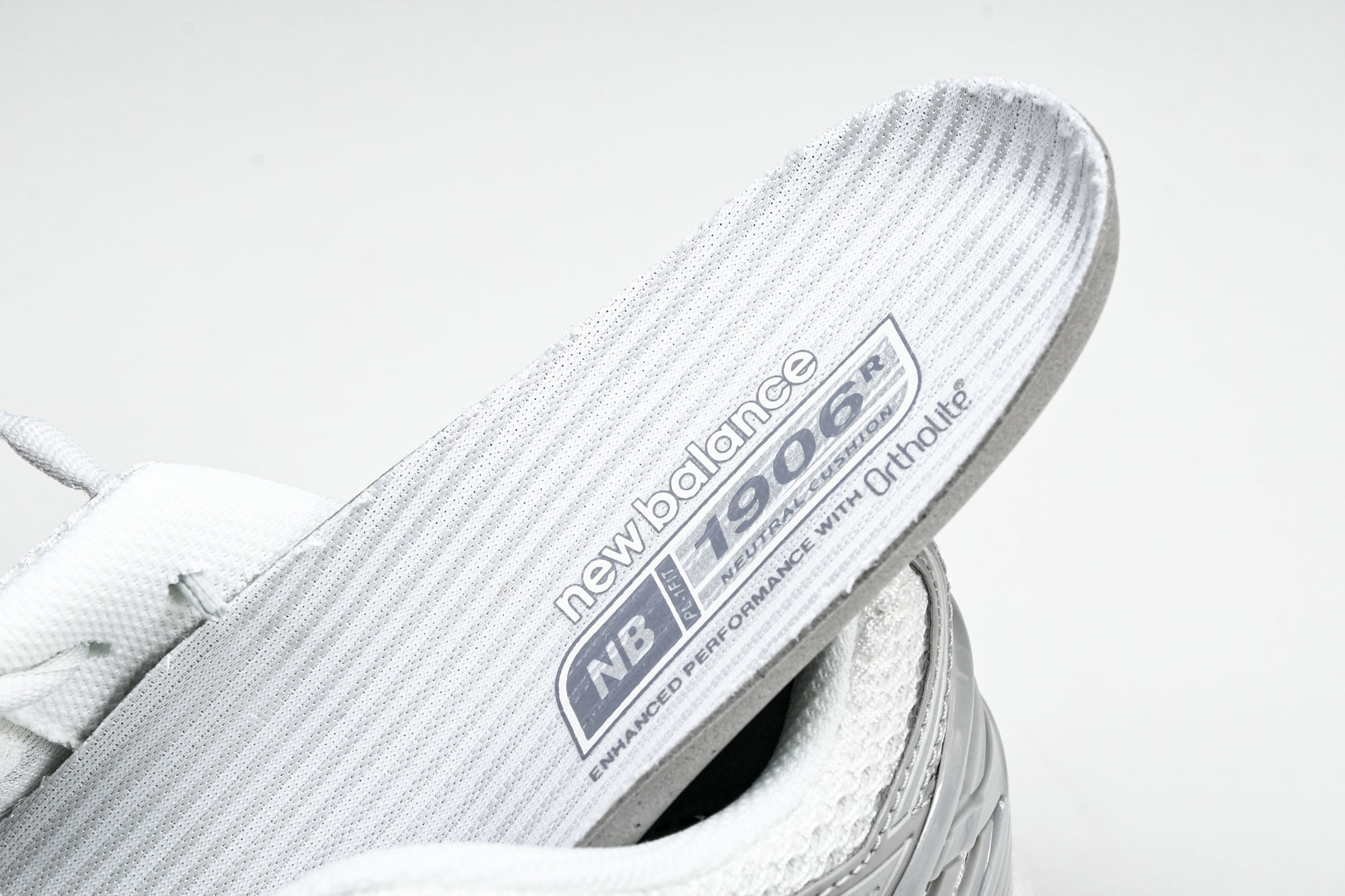 New Balance 1906系列复古老爹风休闲运动慢跑鞋 M1906RJM #YZ010#鞋款灵感源