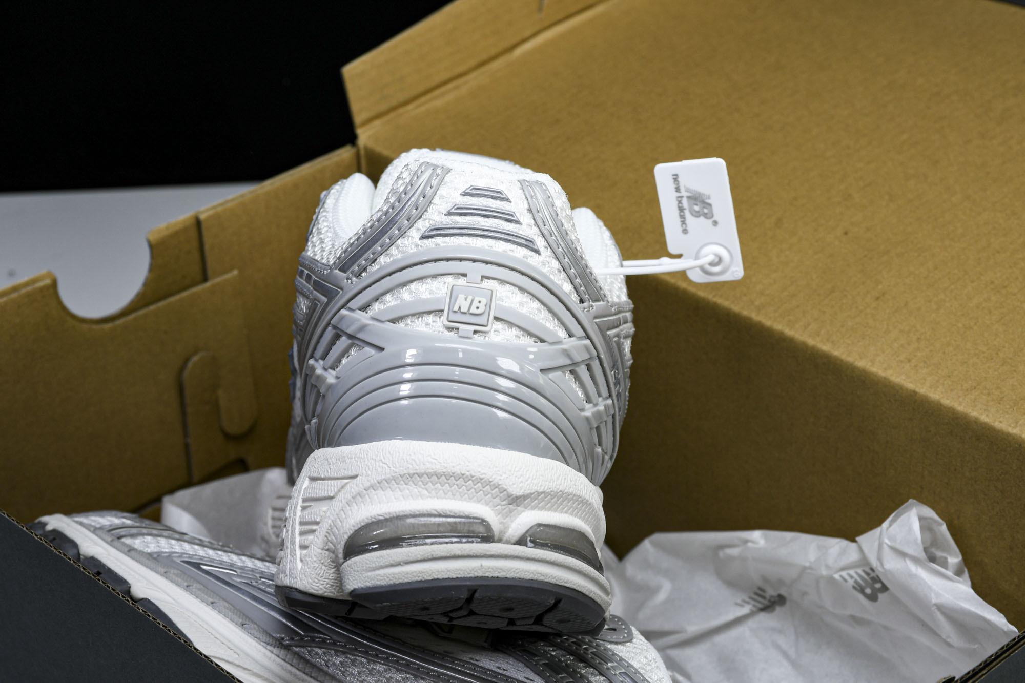 New Balance 1906系列复古老爹风休闲运动慢跑鞋 M1906RJM #YZ010#鞋款灵感源