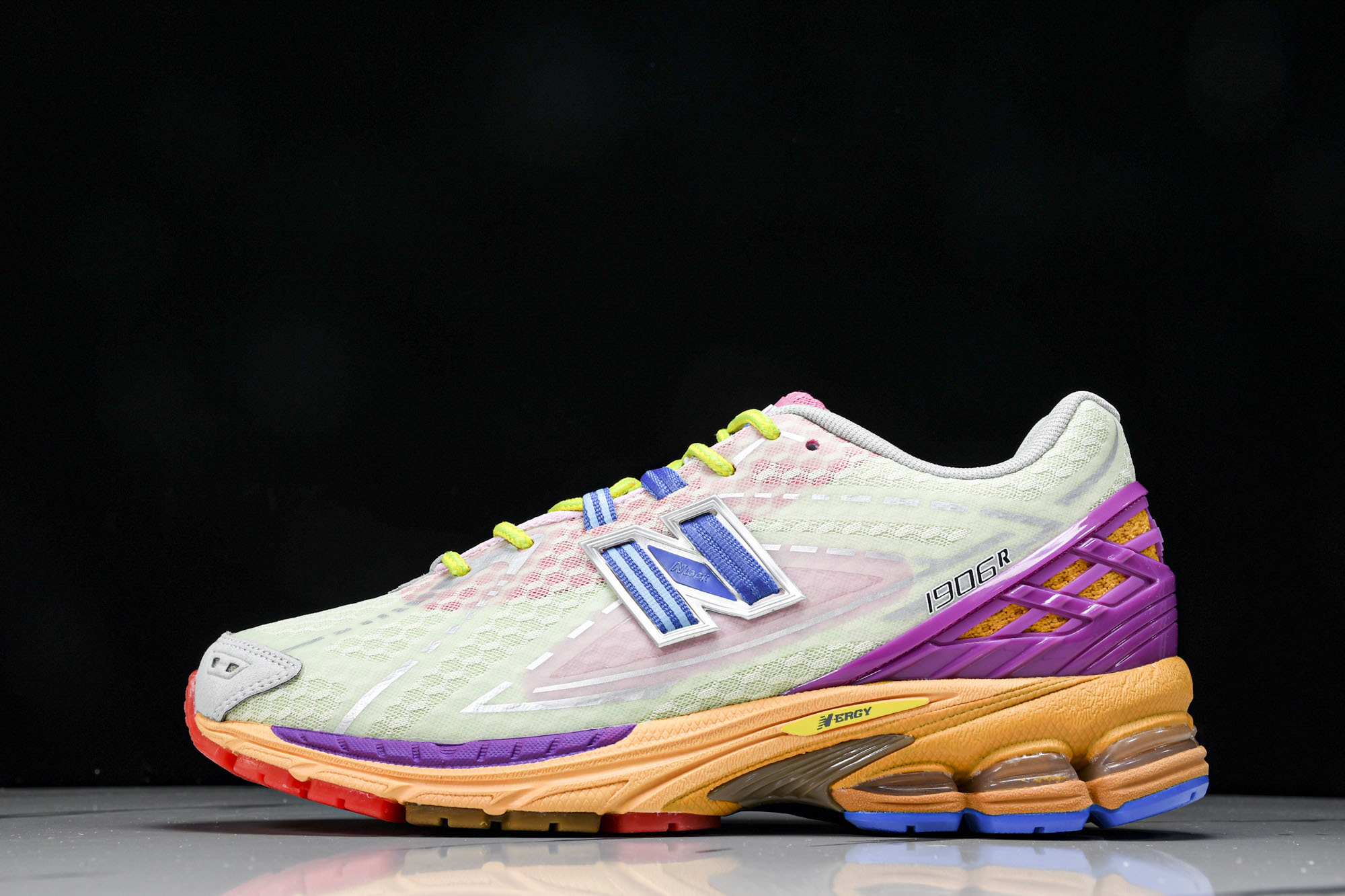New Balance 1906系列复古老爹风休闲运动慢跑鞋 M1906RKL #YZ010#鞋款灵感源