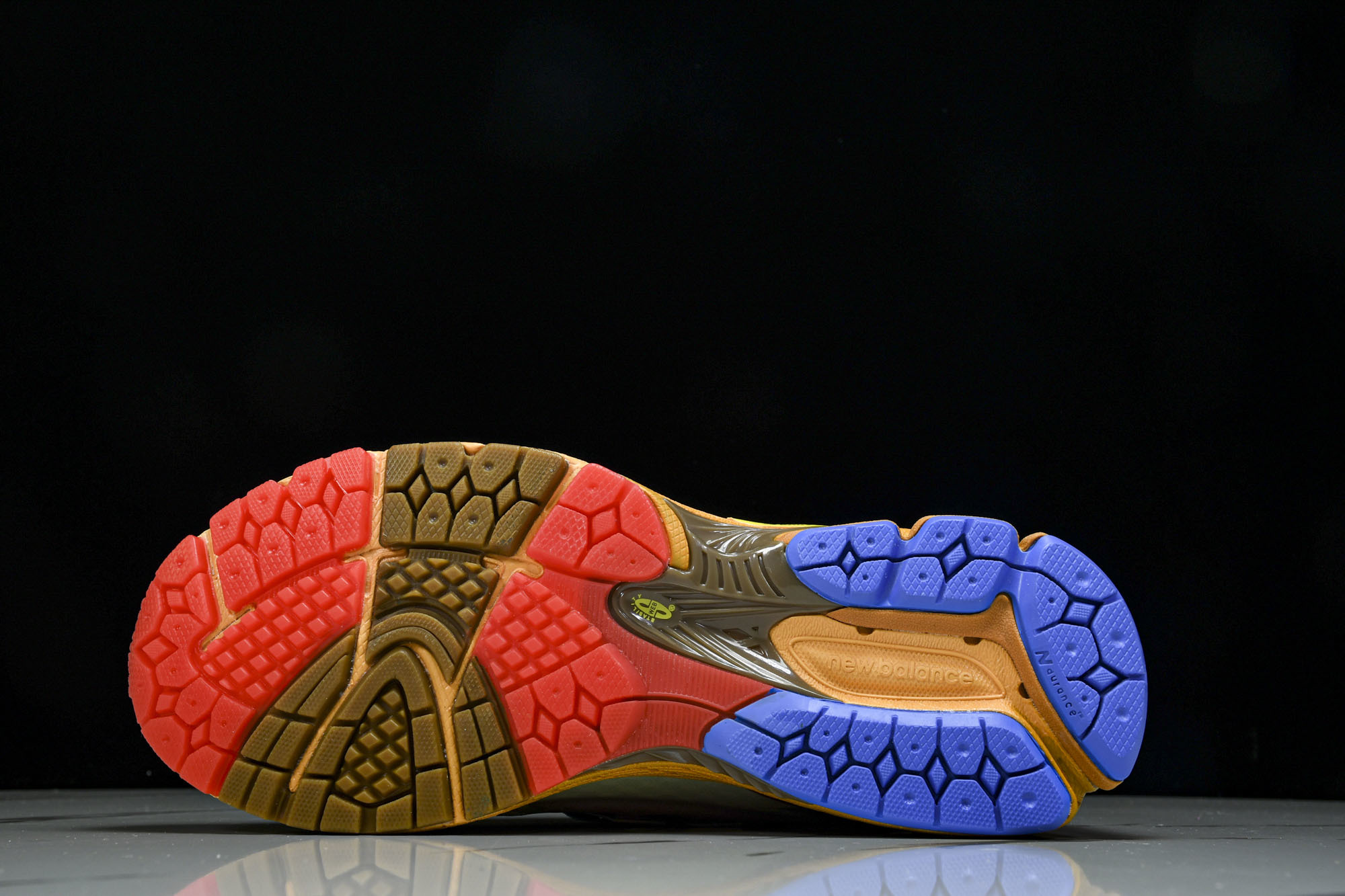 New Balance 1906系列复古老爹风休闲运动慢跑鞋 M1906RKL #YZ010#鞋款灵感源