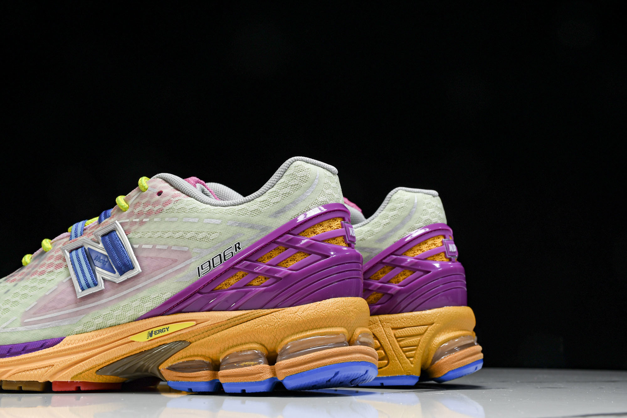 New Balance 1906系列复古老爹风休闲运动慢跑鞋 M1906RKL #YZ010#鞋款灵感源