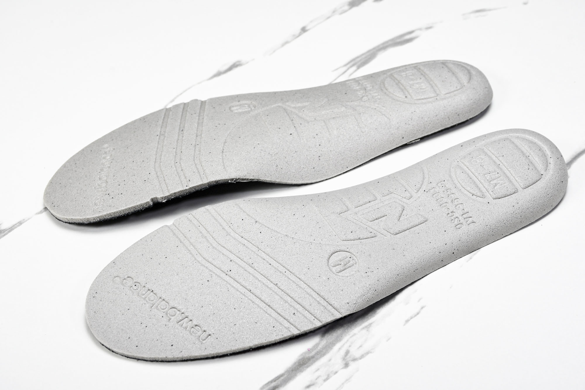 New Balance 1906系列复古老爹风休闲运动慢跑鞋 M1906RKL #YZ010#鞋款灵感源