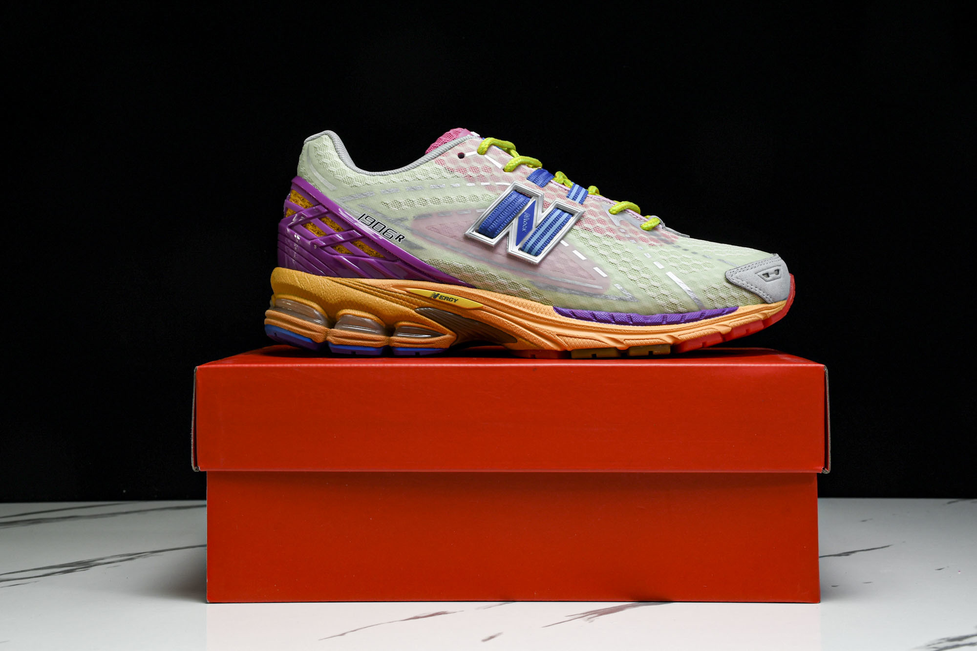 New Balance 1906系列复古老爹风休闲运动慢跑鞋 M1906RKL #YZ010#鞋款灵感源