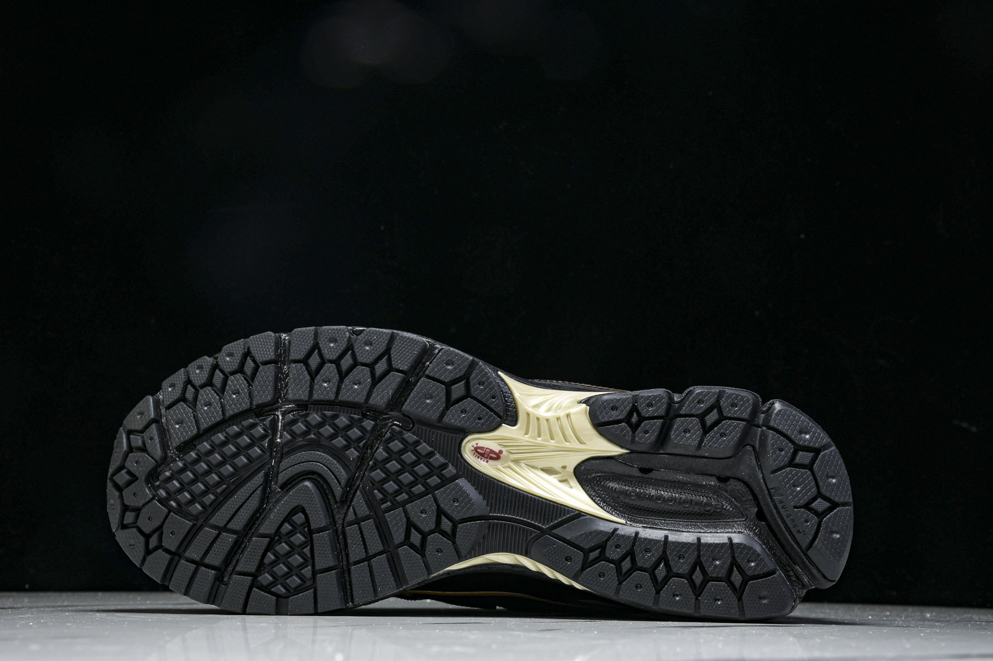 New Balance 1906系列复古老爹风休闲运动慢跑鞋 M1906RKS #YZ010#鞋款灵感源