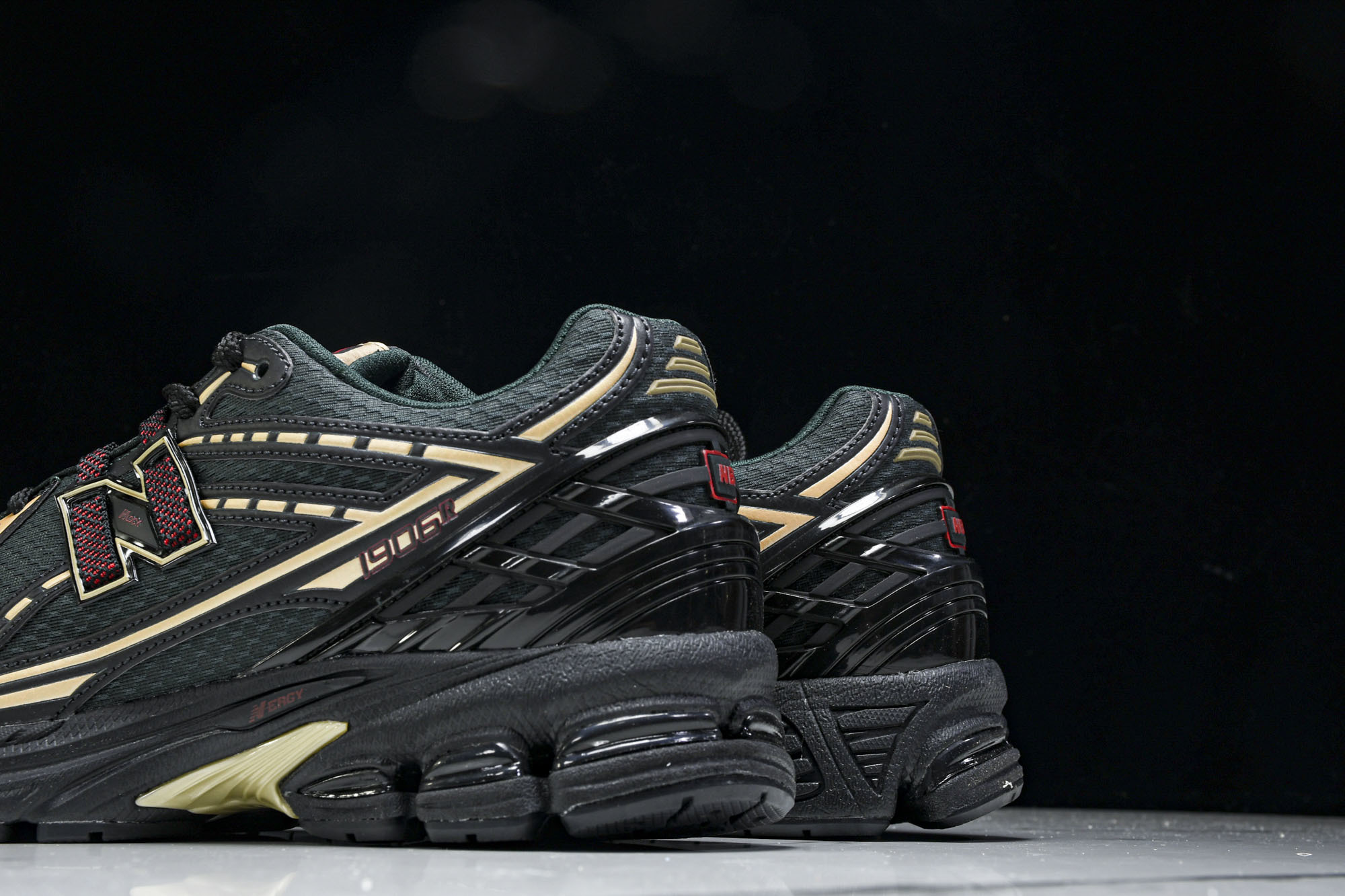 New Balance 1906系列复古老爹风休闲运动慢跑鞋 M1906RKS #YZ010#鞋款灵感源