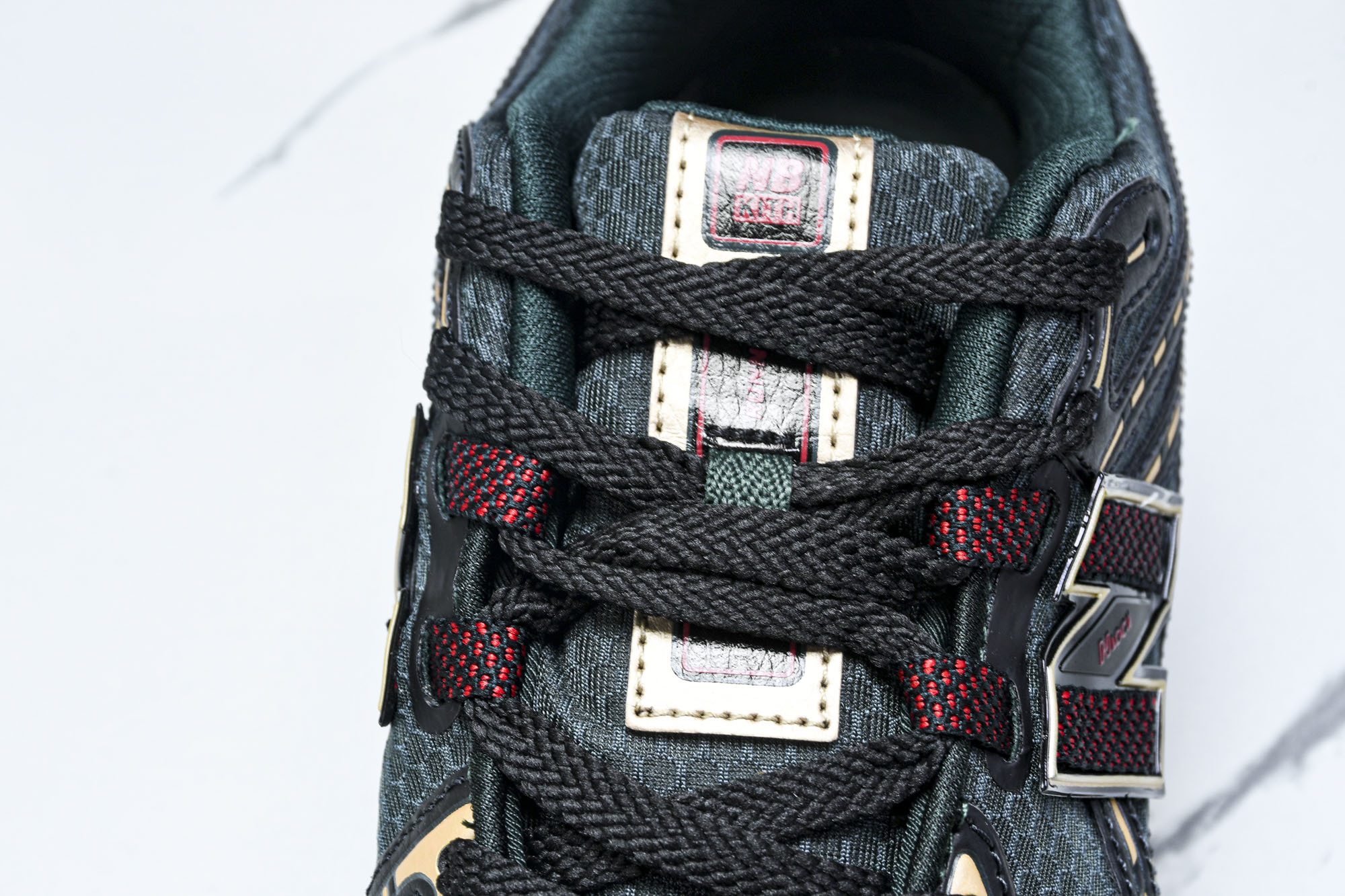 New Balance 1906系列复古老爹风休闲运动慢跑鞋 M1906RKS #YZ010#鞋款灵感源