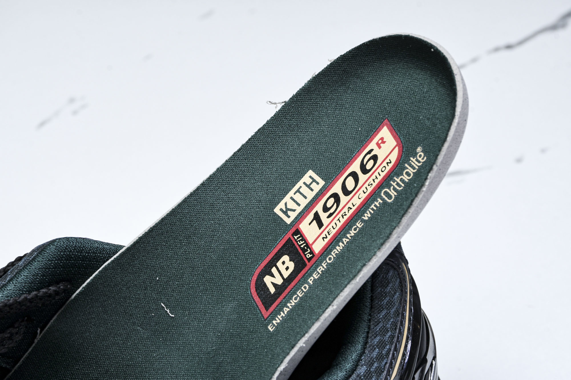 New Balance 1906系列复古老爹风休闲运动慢跑鞋 M1906RKS #YZ010#鞋款灵感源