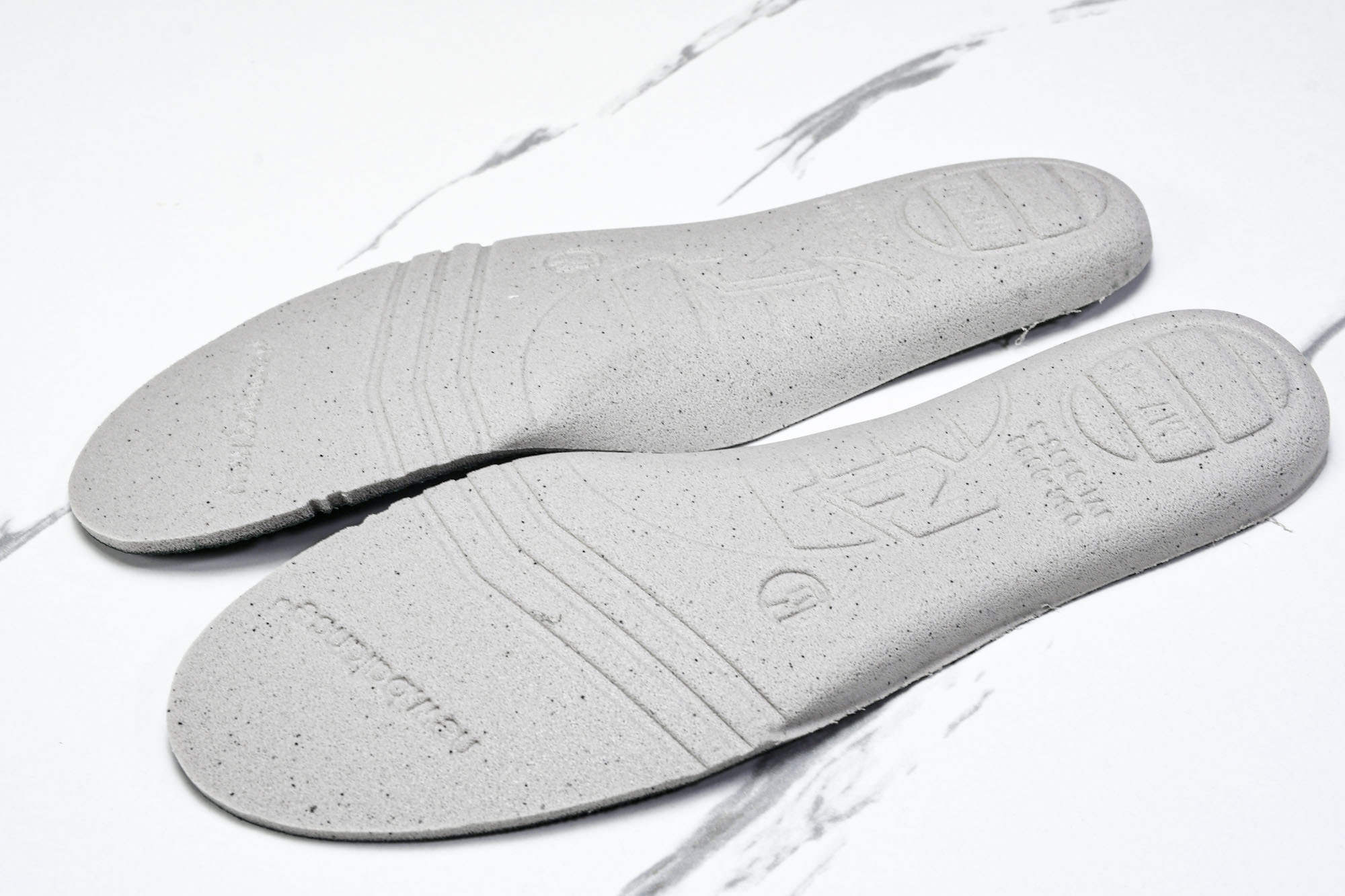 New Balance 1906系列复古老爹风休闲运动慢跑鞋 M1906RKS #YZ010#鞋款灵感源