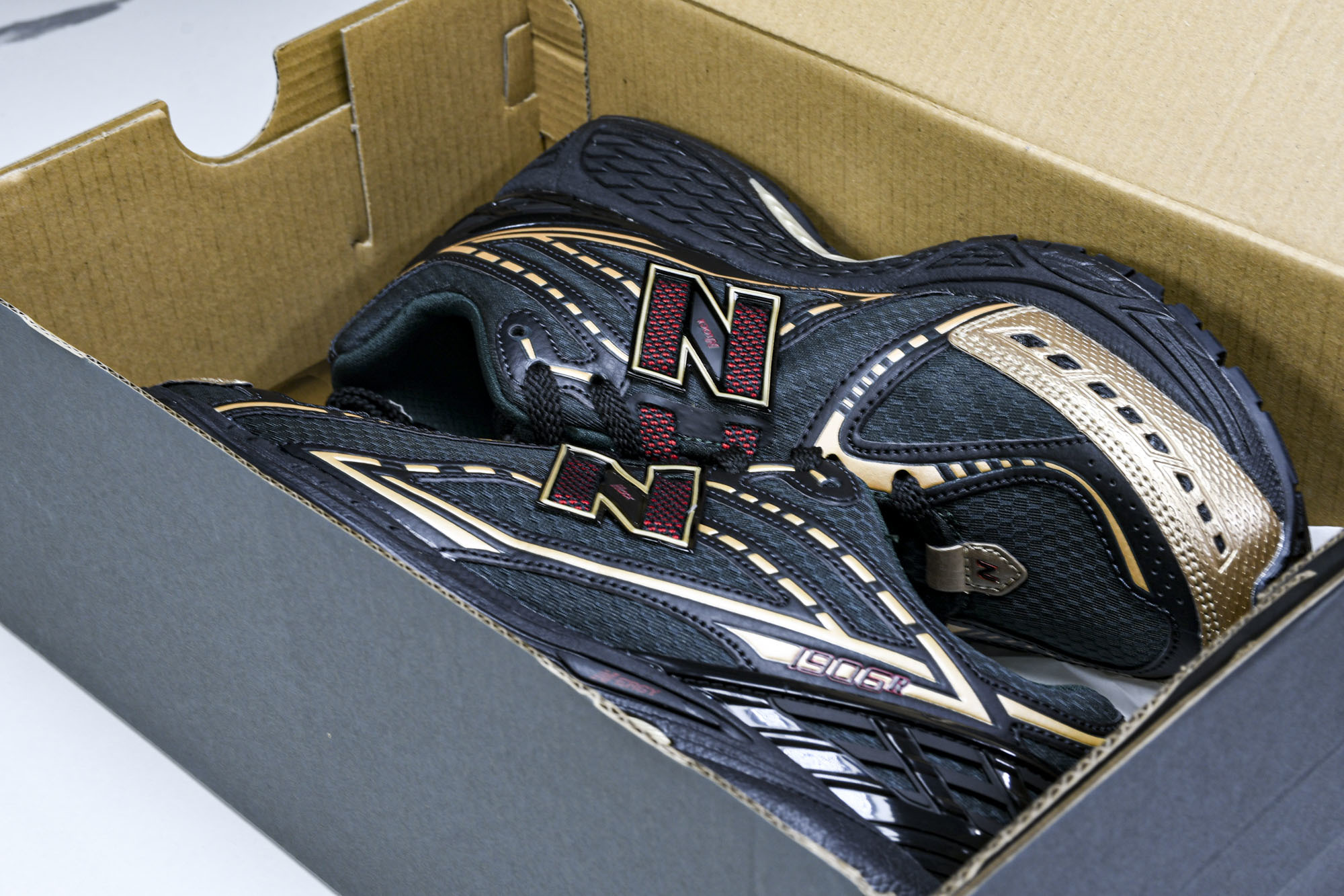 New Balance 1906系列复古老爹风休闲运动慢跑鞋 M1906RKS #YZ010#鞋款灵感源