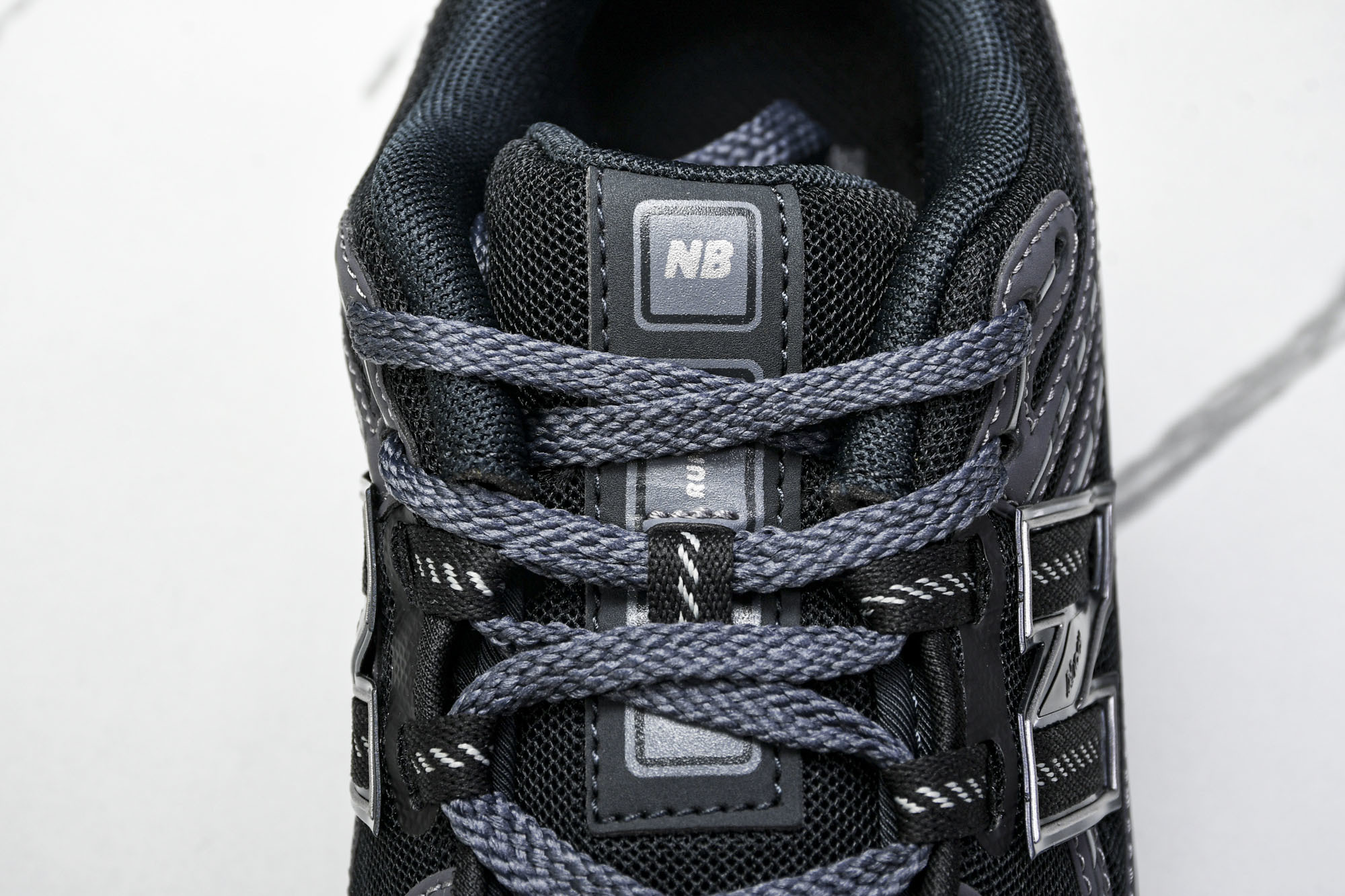 New Balance 1906系列复古老爹风休闲运动慢跑鞋 M1906RLB #YZ010#鞋款灵感源