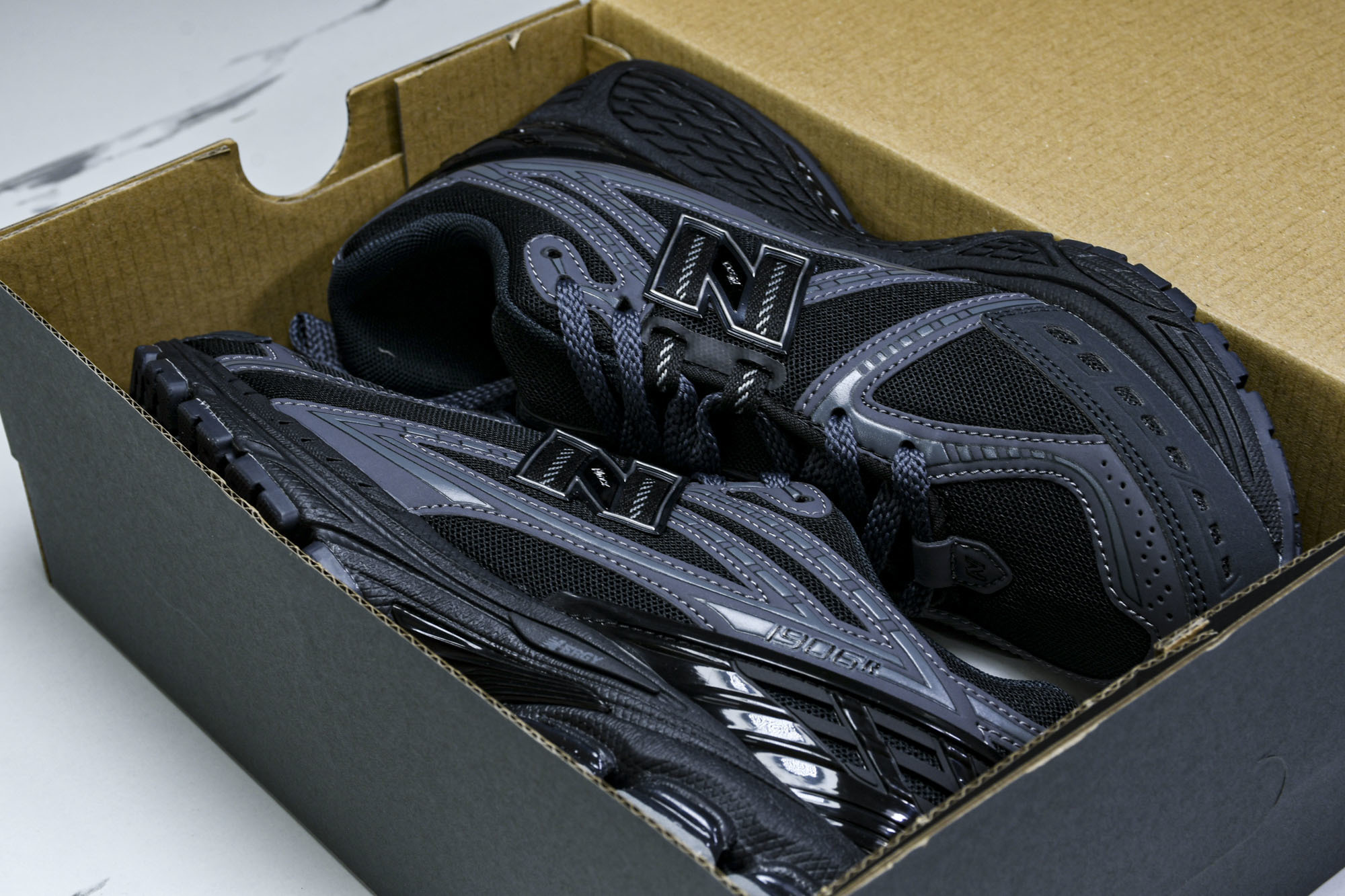 New Balance 1906系列复古老爹风休闲运动慢跑鞋 M1906RLB #YZ010#鞋款灵感源