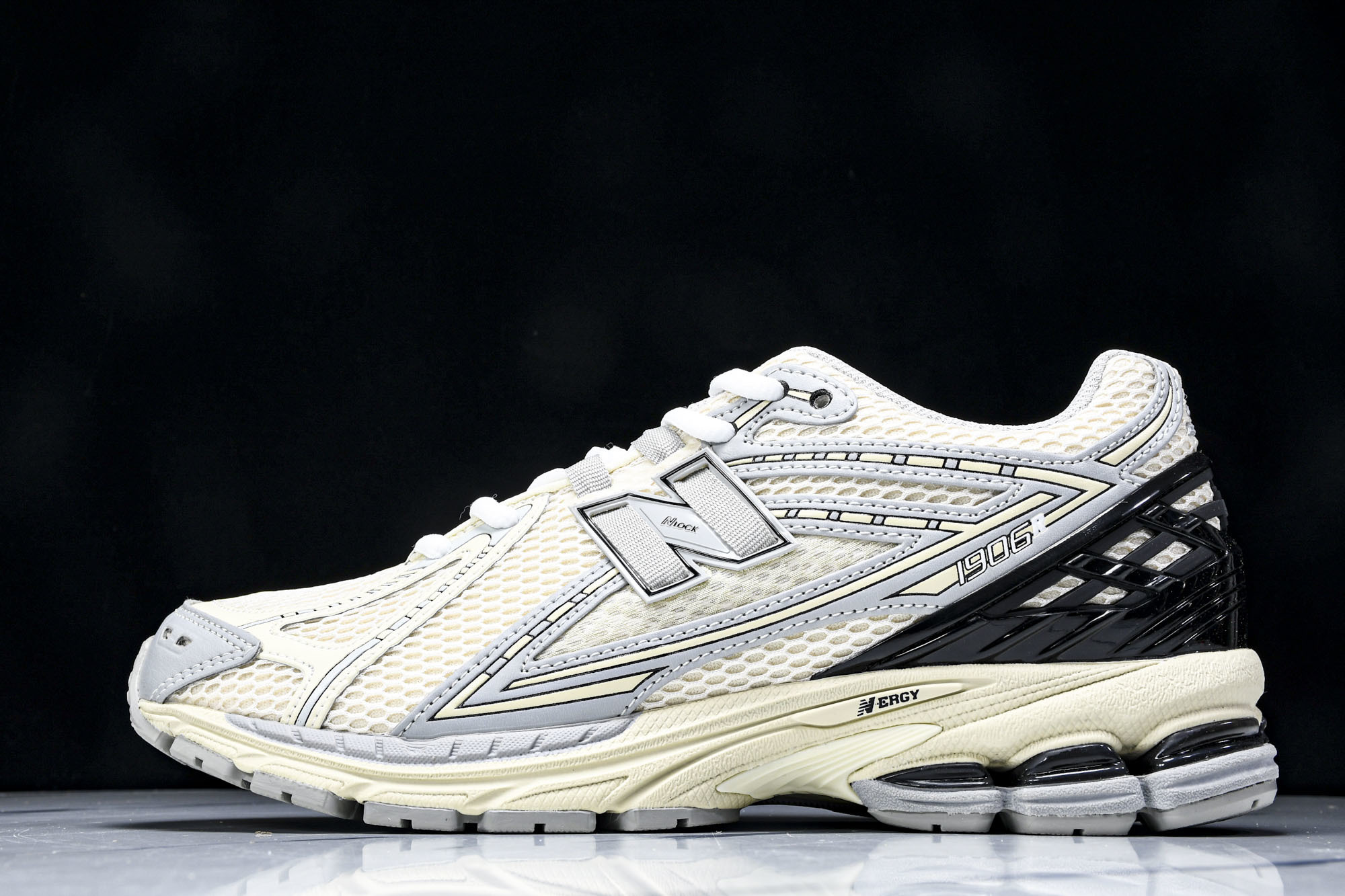 New Balance 1906系列复古老爹风休闲运动慢跑鞋 M1906RLZ #YZ010#鞋款灵感源