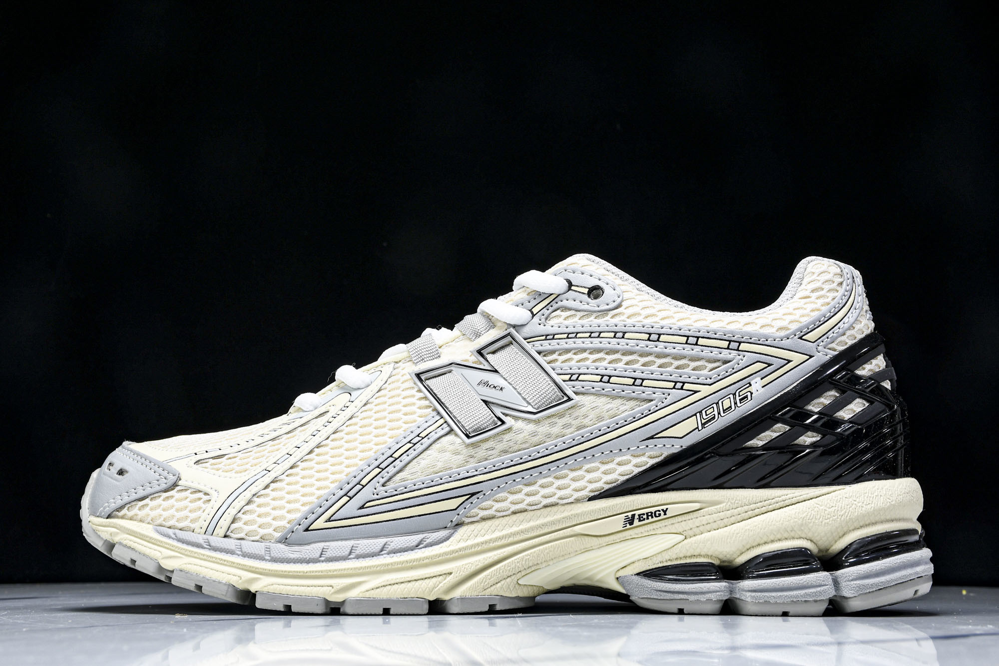 New Balance 1906系列复古老爹风休闲运动慢跑鞋 M1906RLZ #YZ010#鞋款灵感源