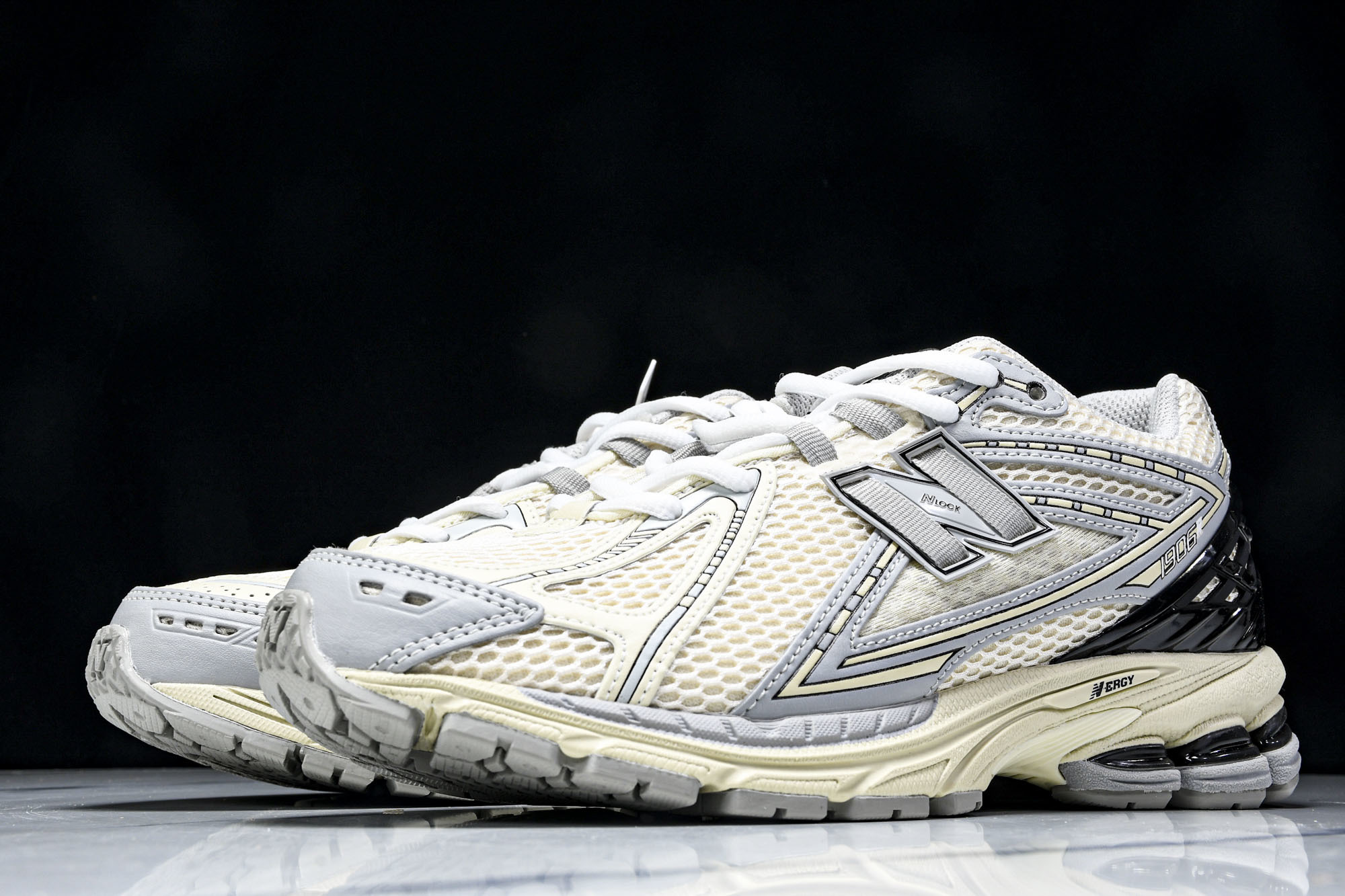 New Balance 1906系列复古老爹风休闲运动慢跑鞋 M1906RLZ #YZ010#鞋款灵感源