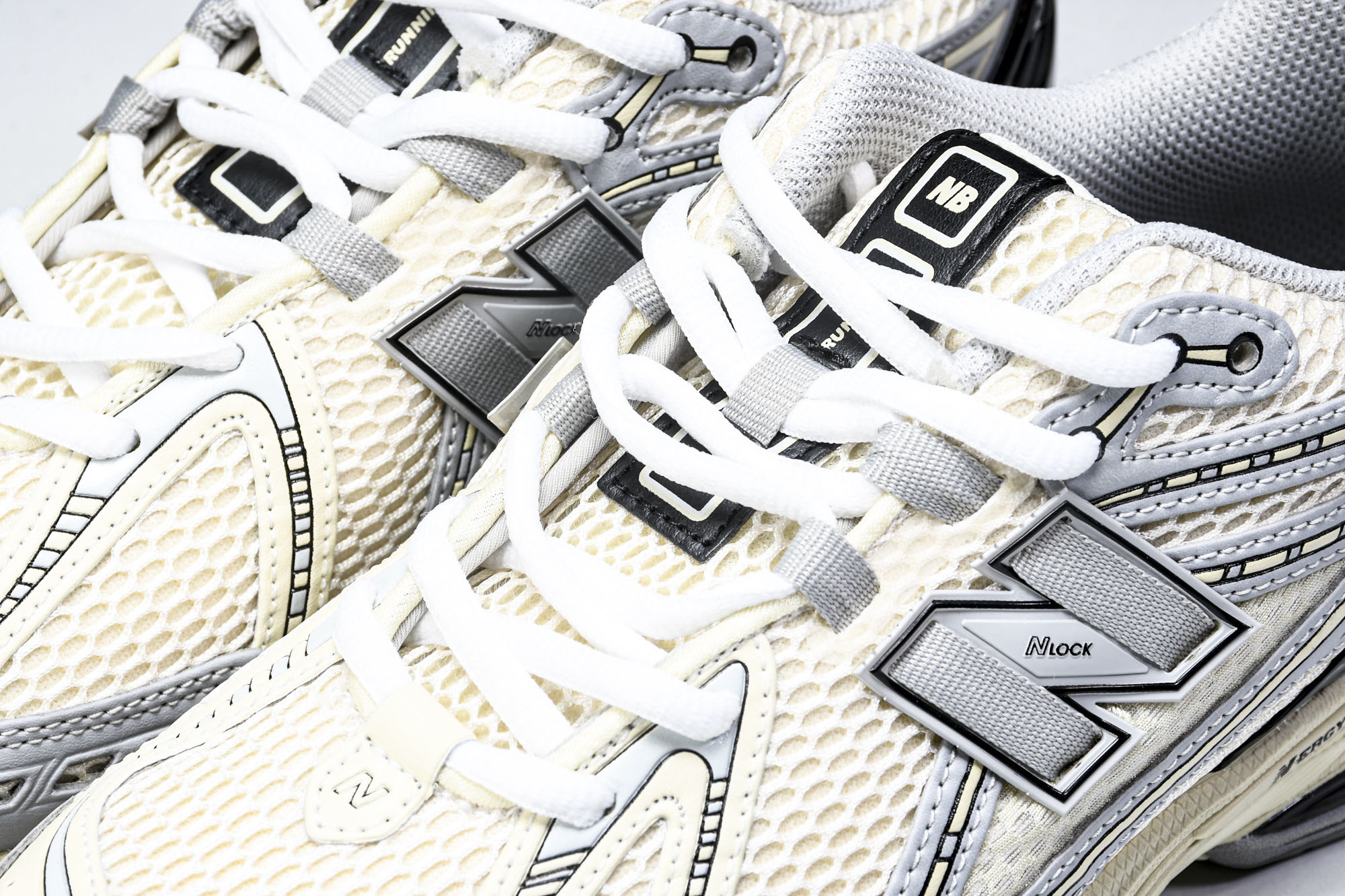 New Balance 1906系列复古老爹风休闲运动慢跑鞋 M1906RLZ #YZ010#鞋款灵感源