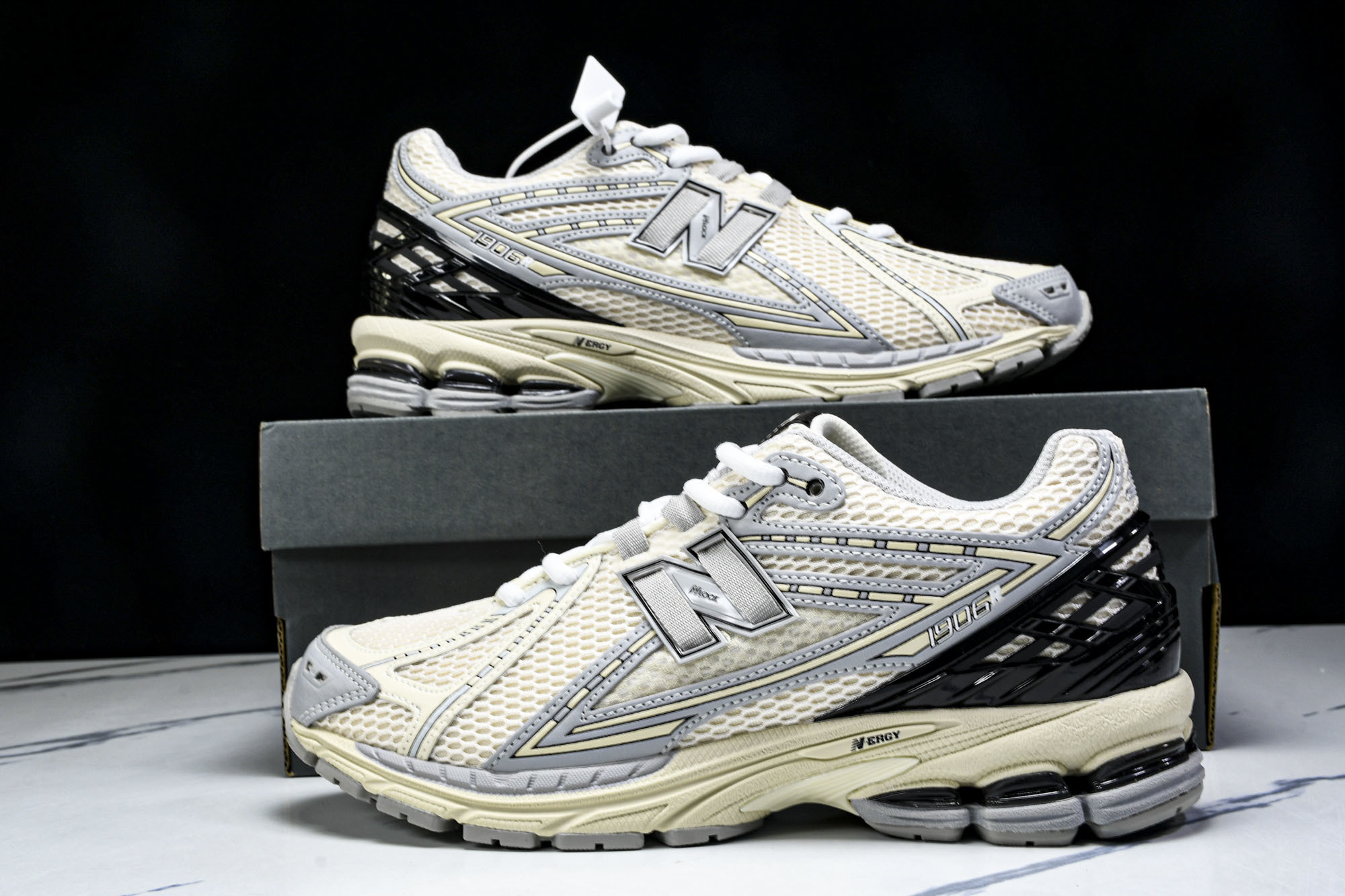 New Balance 1906系列复古老爹风休闲运动慢跑鞋 M1906RLZ #YZ010#鞋款灵感源