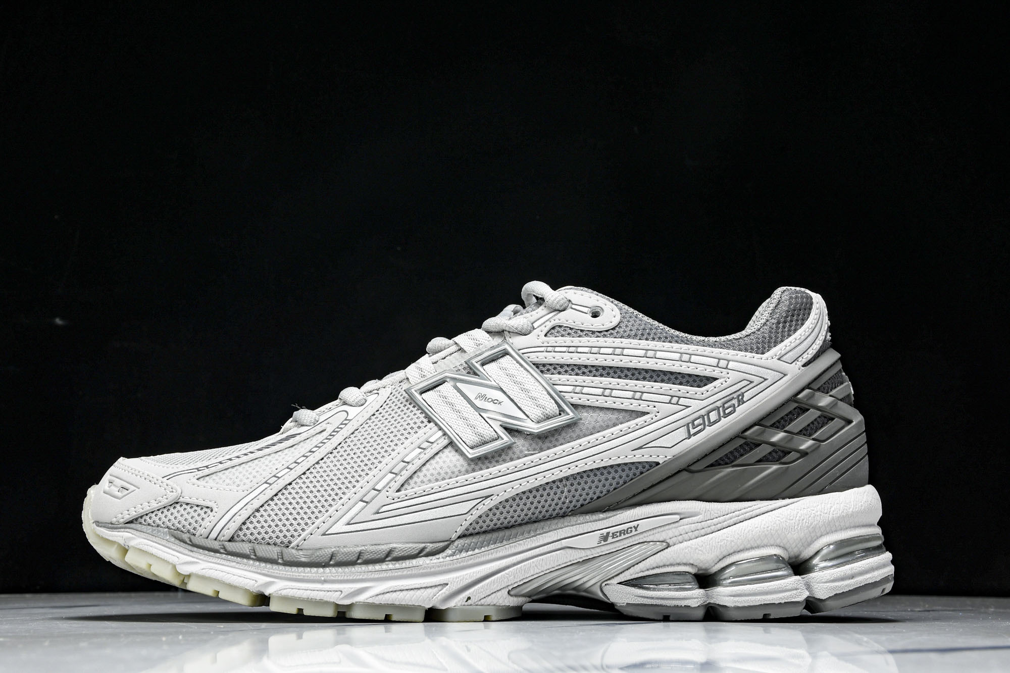 New Balance 1906系列复古老爹风休闲运动慢跑鞋 M1906RNY #YZ01036 37 