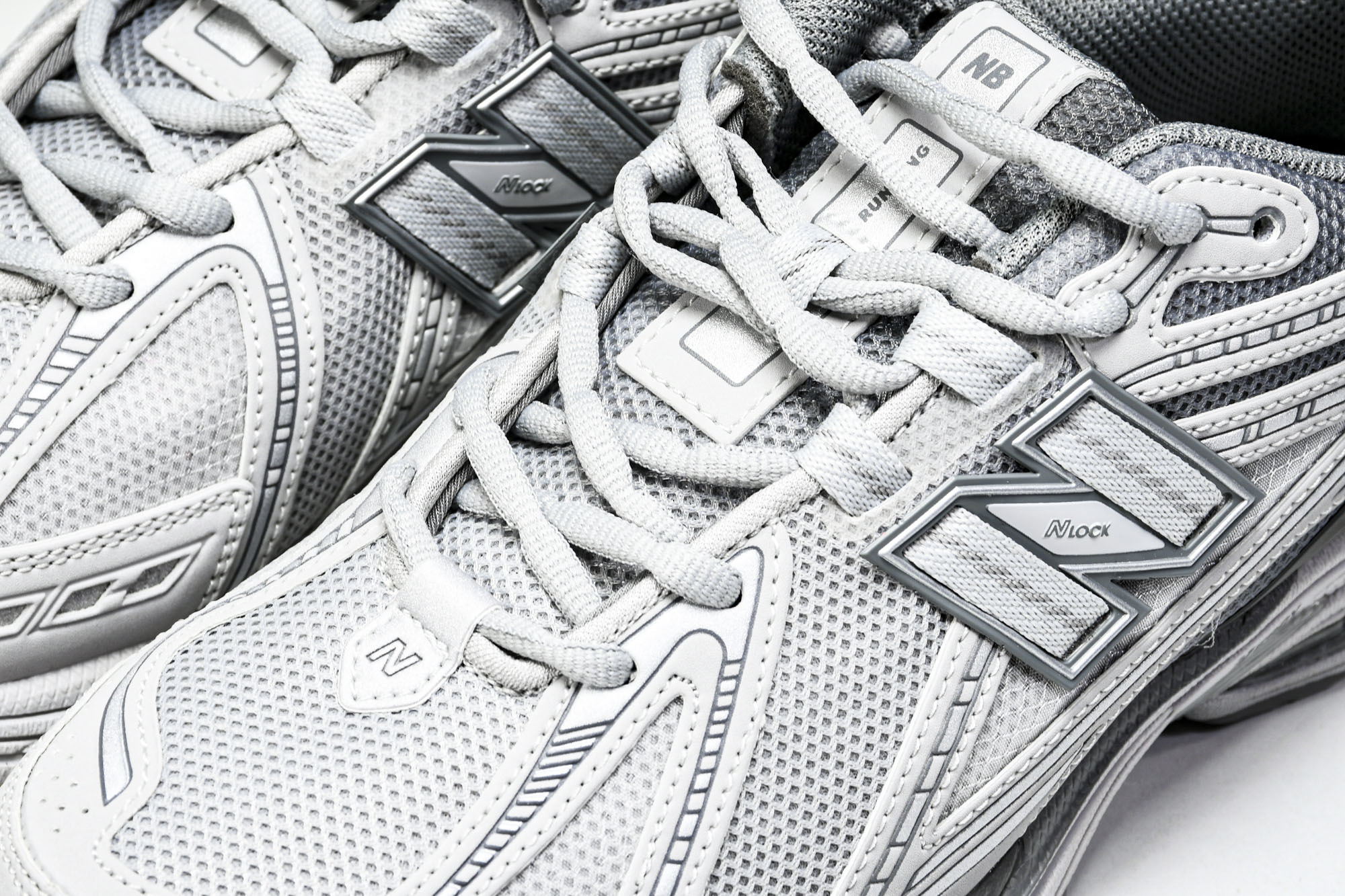 New Balance 1906系列复古老爹风休闲运动慢跑鞋 M1906RNY #YZ01036 37 
